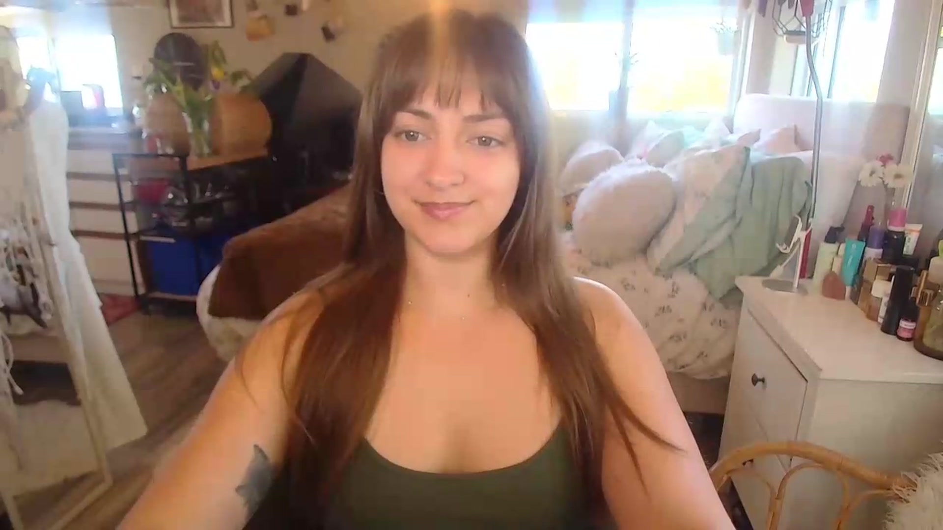 Gallery image thumbnail from Sexylexi211's myfreecams stream on, 05/26/2026, 14:35 image 4 of 20