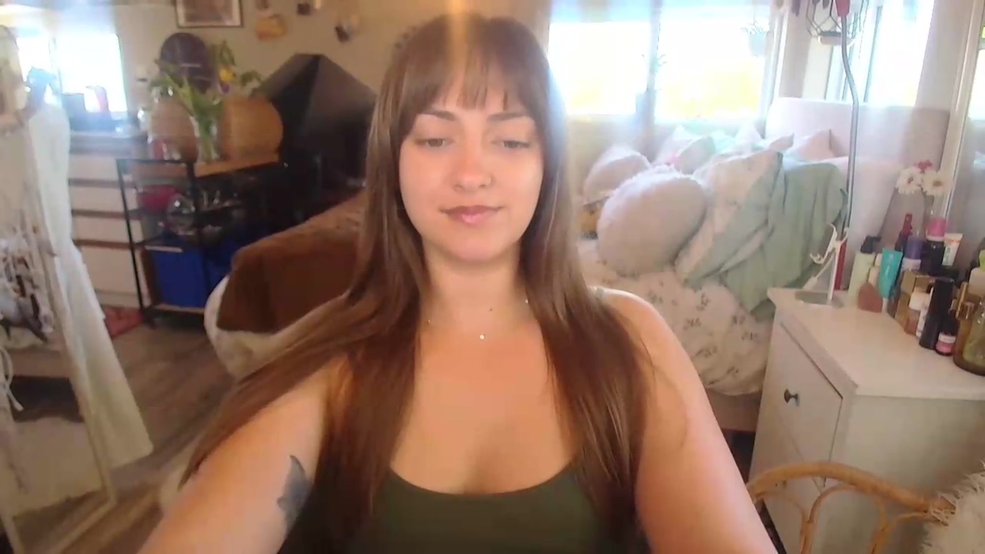 Gallery image thumbnail from Sexylexi211's myfreecams stream on, 05/26/2026, 14:35 image 17 of 20