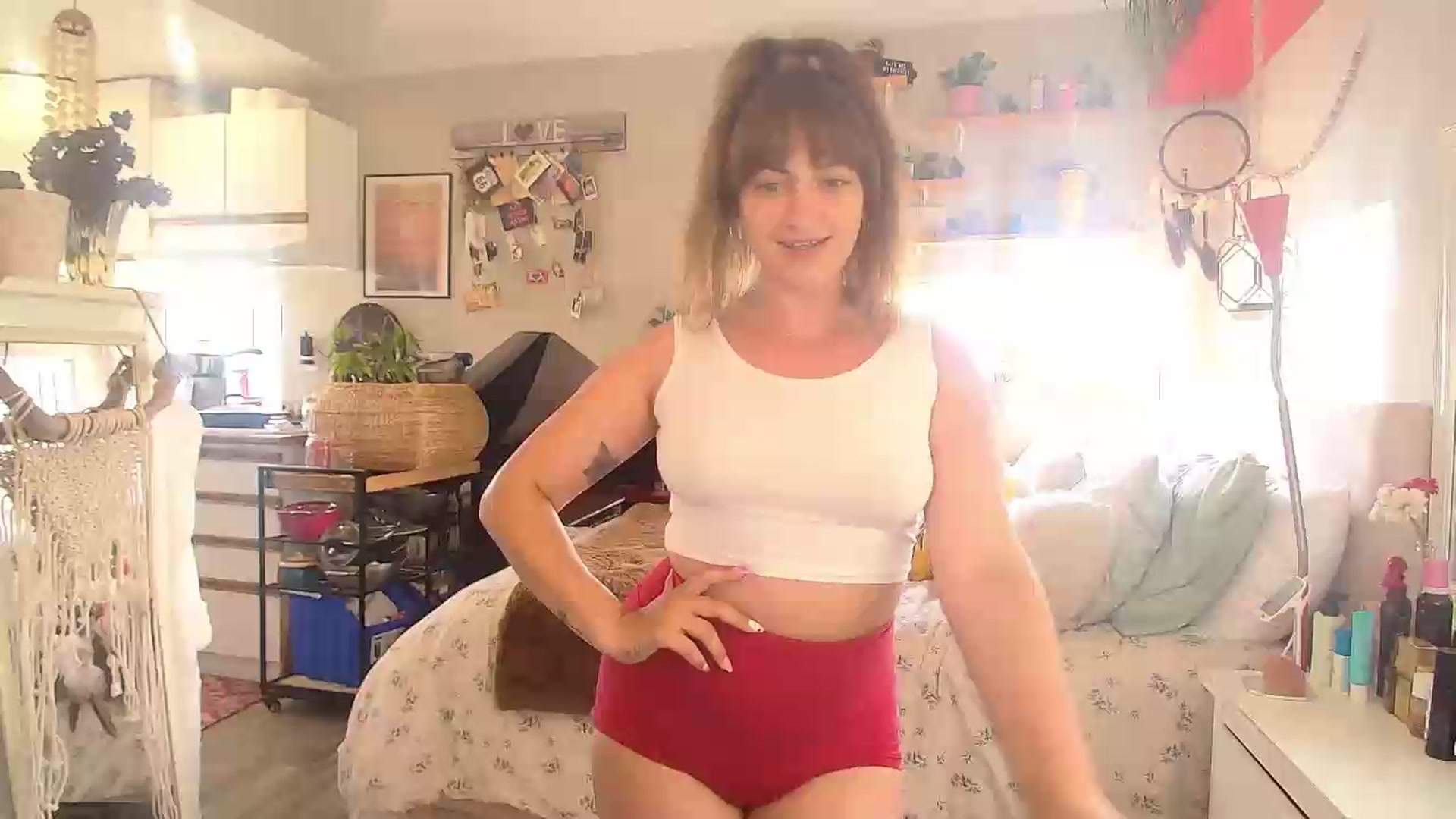 Gallery image thumbnail from Sexylexi211's myfreecams stream on, 06/06/2026, 18:57 image 4 of 20