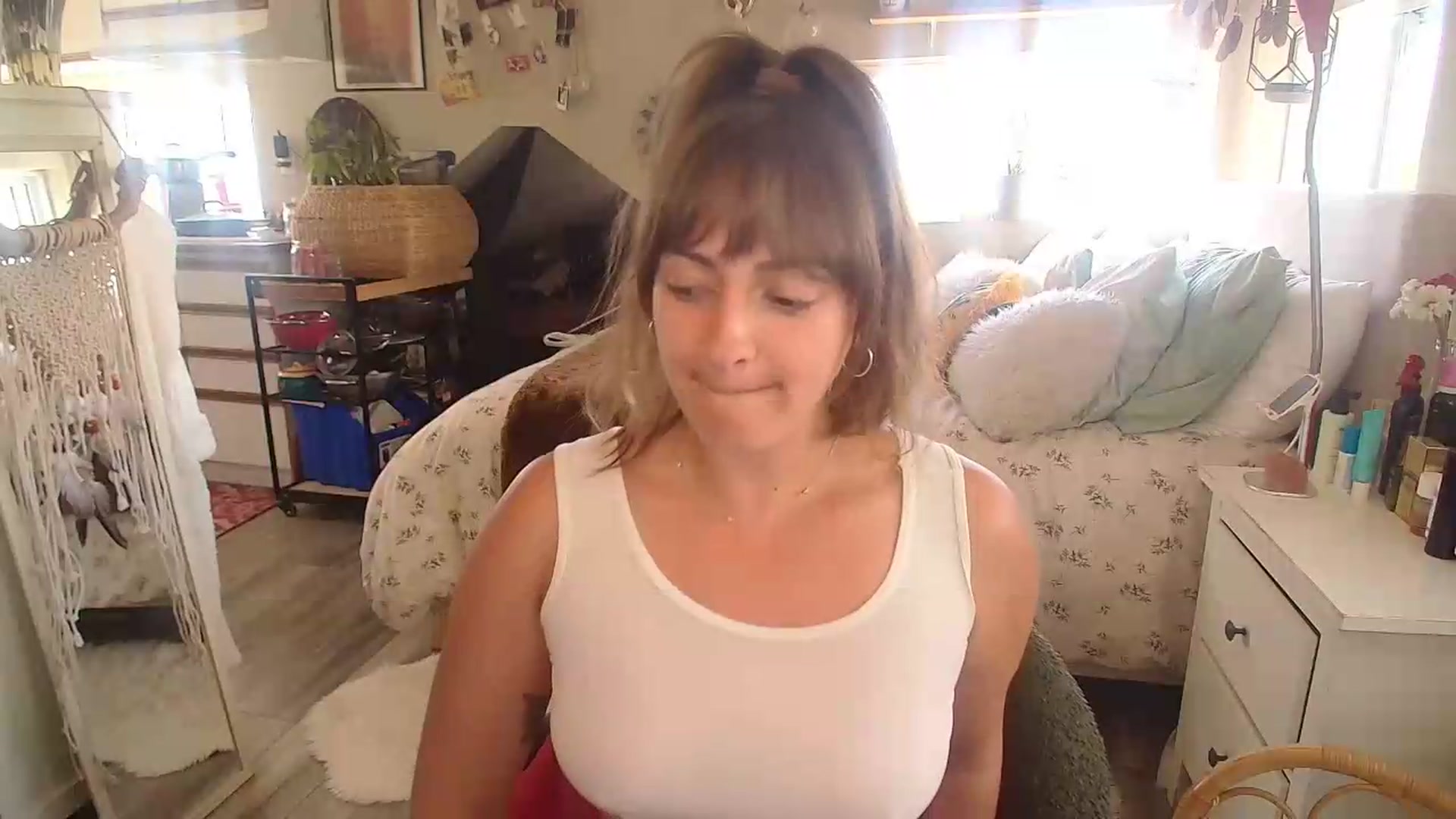 Gallery image thumbnail from Sexylexi211's myfreecams stream on, 06/06/2026, 18:57 image 11 of 20