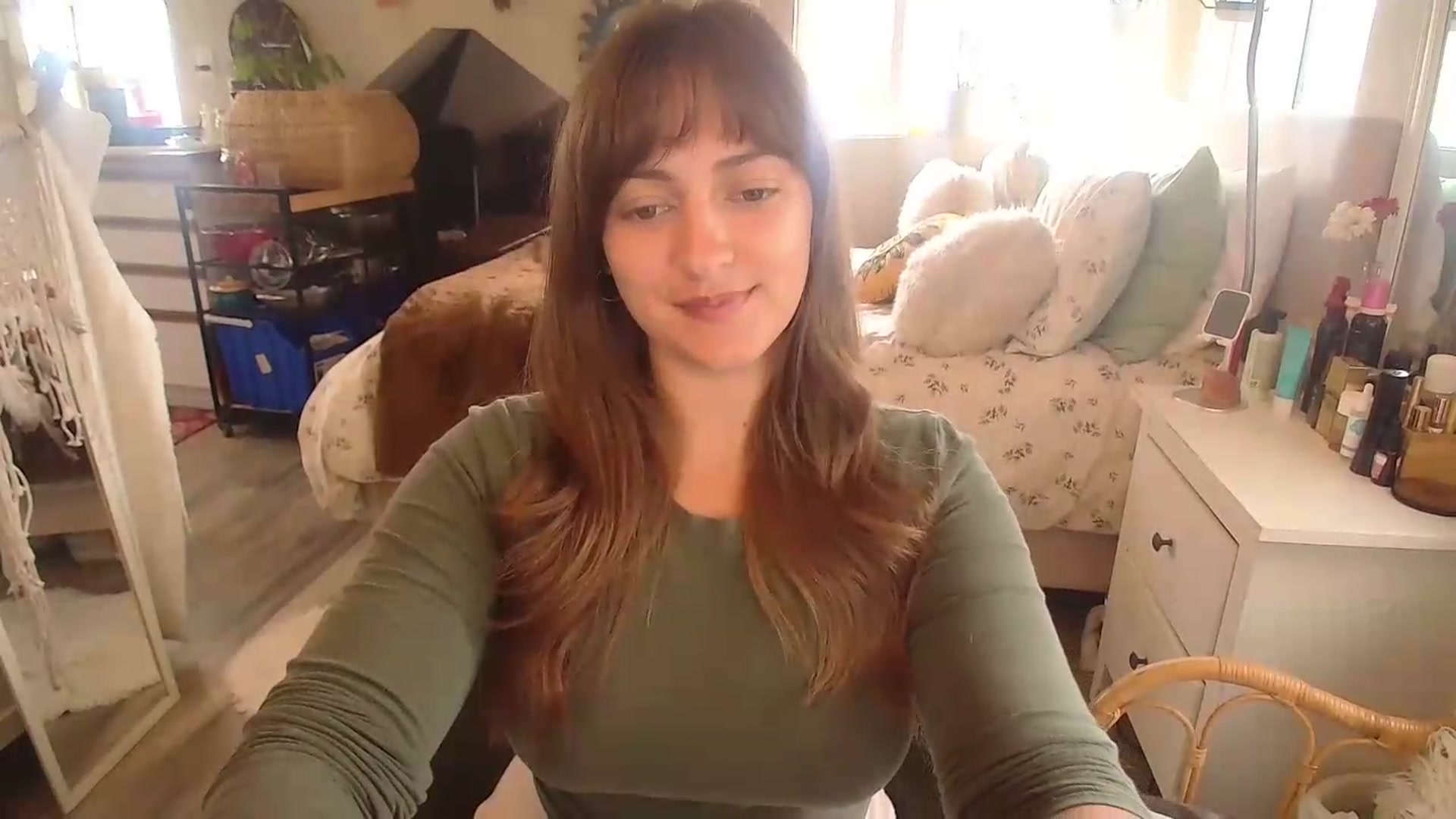 Gallery image thumbnail from Sexylexi211's myfreecams stream on, 06/10/2026, 16:55 image 10 of 20