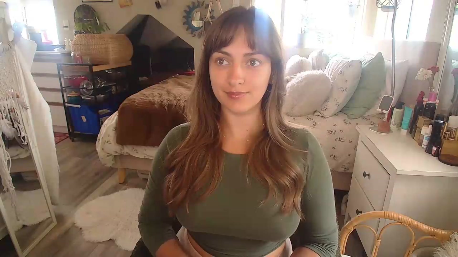 Gallery image thumbnail from Sexylexi211's myfreecams stream on, 06/10/2026, 18:18 image 3 of 20