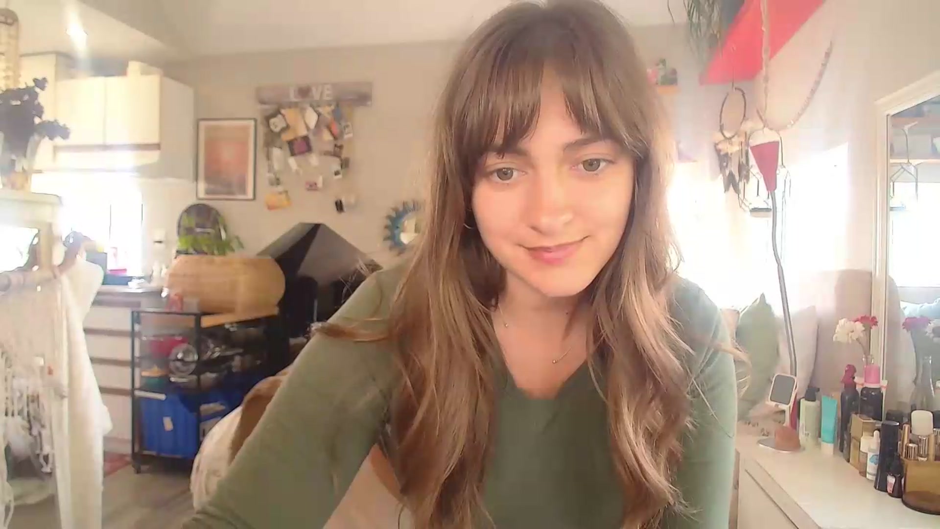 Gallery image thumbnail from Sexylexi211's myfreecams stream on, 06/10/2026, 18:18 image 14 of 20