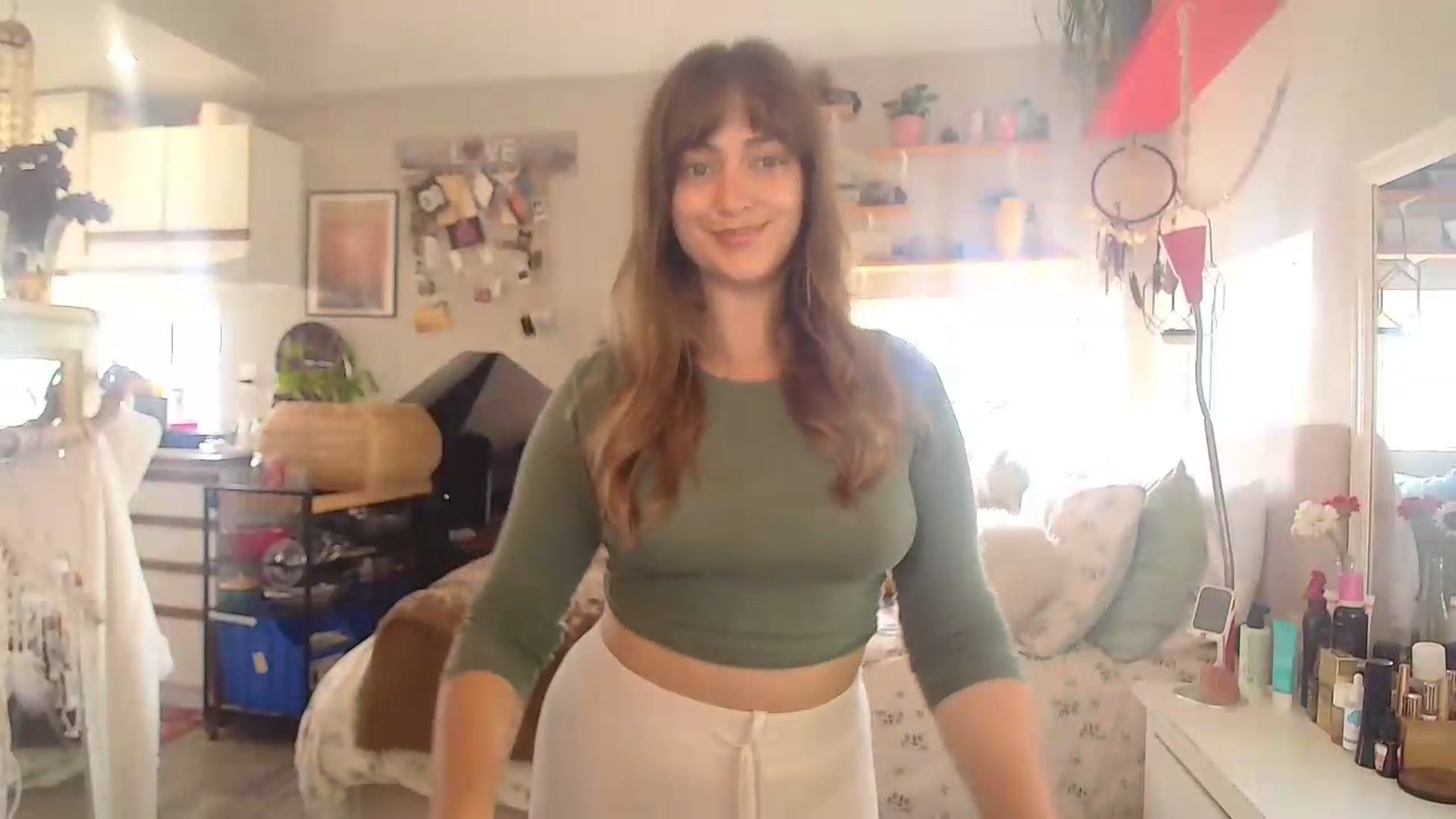 Gallery image thumbnail from Sexylexi211's myfreecams stream on, 06/10/2026, 18:18 image 18 of 20