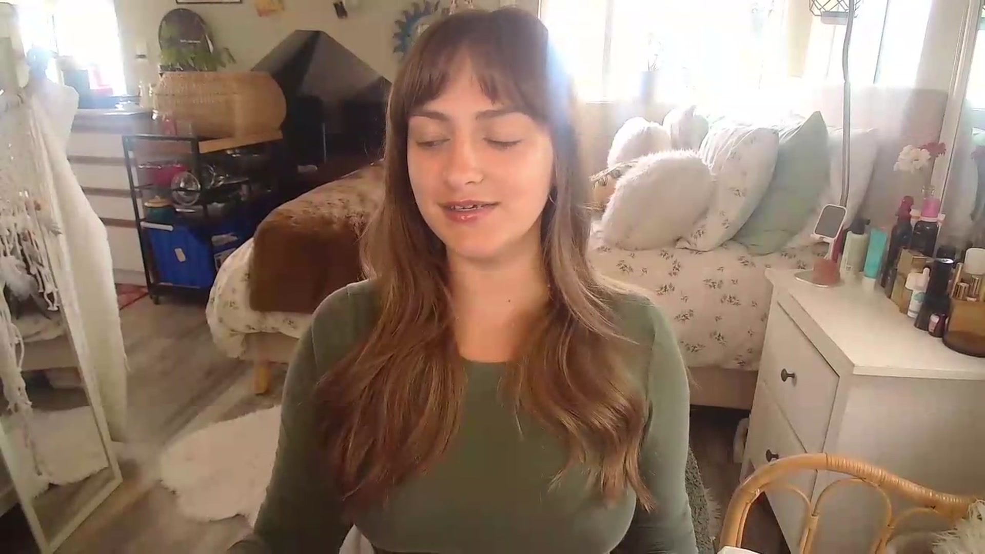 Gallery image thumbnail from Sexylexi211's myfreecams stream on, 06/10/2026, 18:18 image 5 of 20
