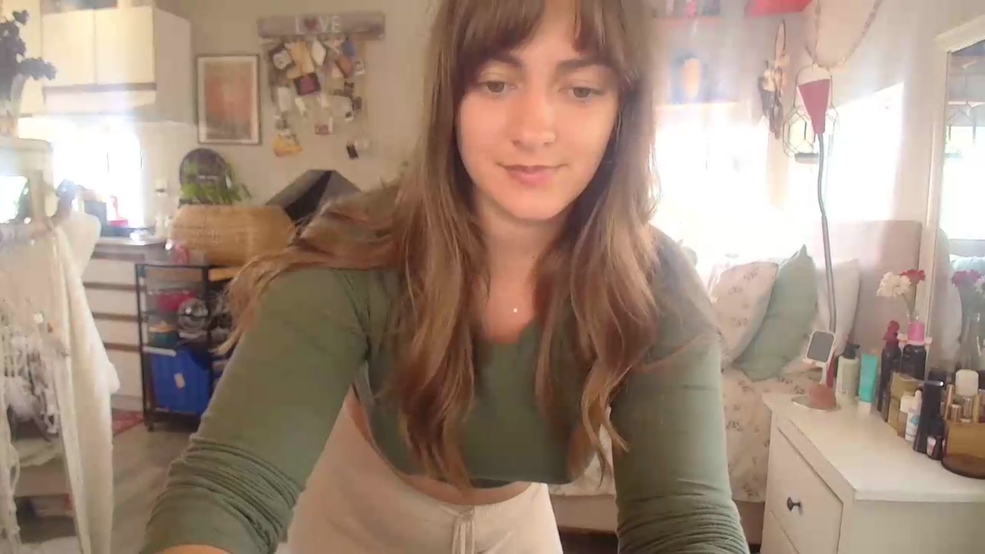 Gallery image thumbnail from Sexylexi211's myfreecams stream on, 06/10/2026, 18:18 image 11 of 20