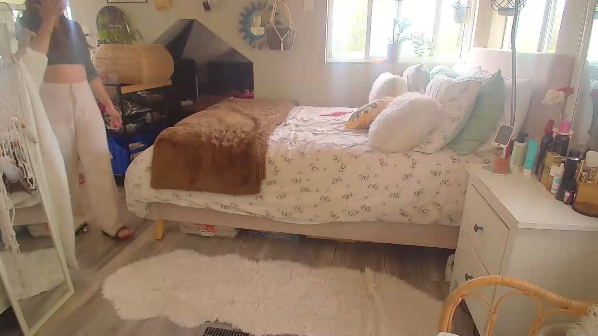 Gallery image thumbnail from Sexylexi211's myfreecams stream on, 06/10/2026, 18:18 image 8 of 20