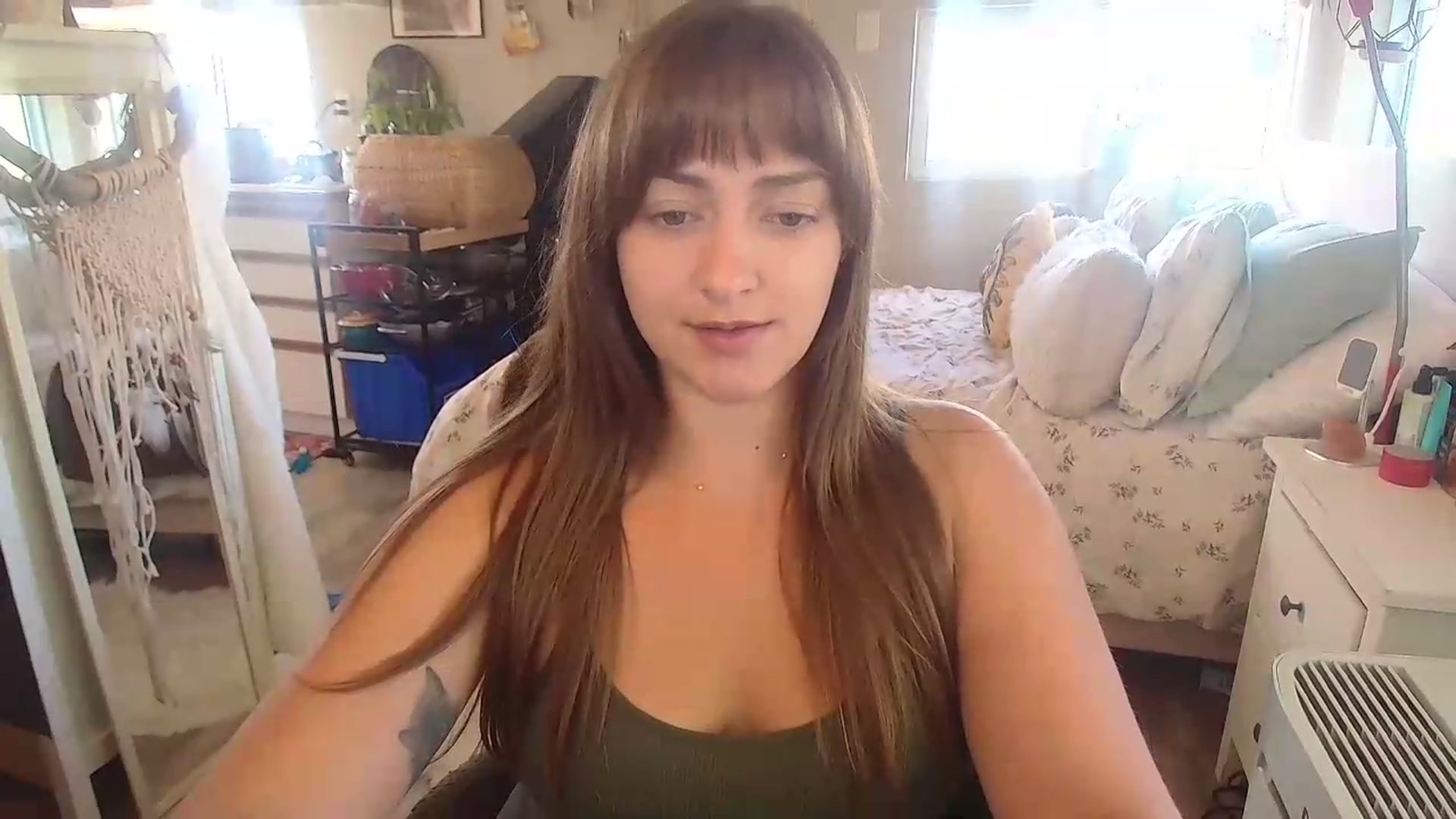 Gallery image thumbnail from Sexylexi211's myfreecams stream on, 06/16/2026, 16:24 image 9 of 20