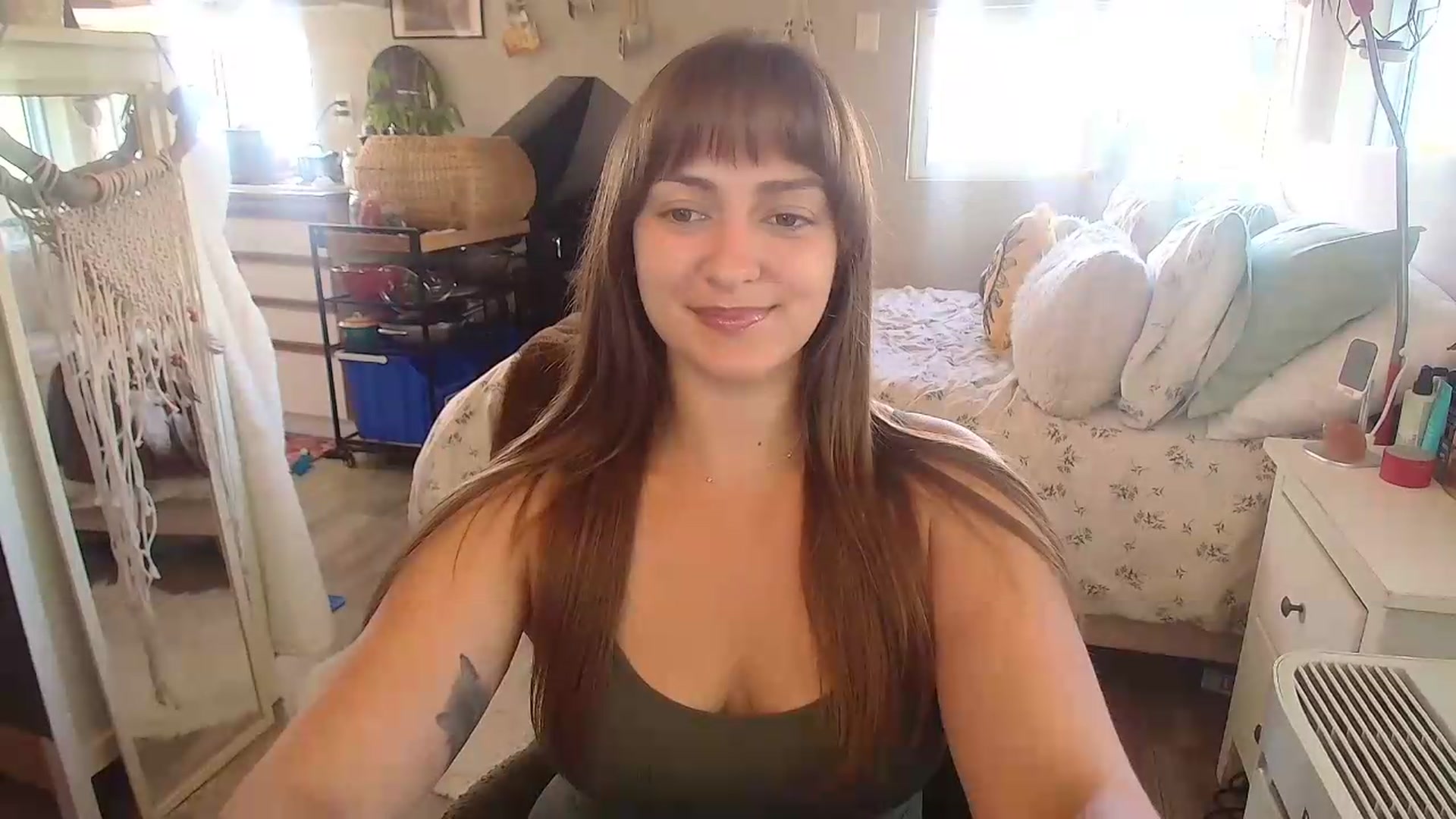 Gallery image thumbnail from Sexylexi211's myfreecams stream on, 06/16/2026, 16:24 image 19 of 20