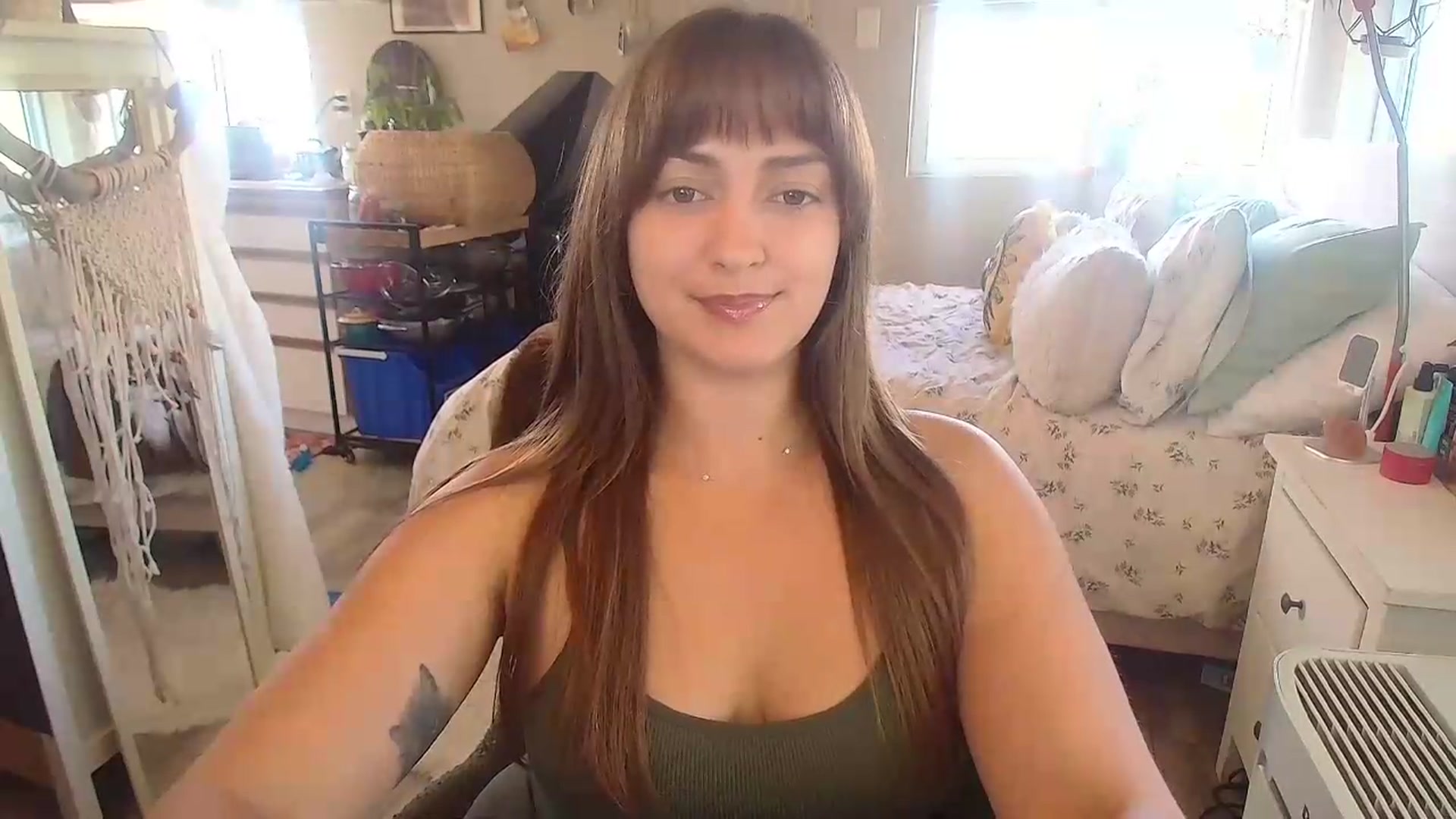 Gallery image thumbnail from Sexylexi211's myfreecams stream on, 06/16/2026, 16:24 image 10 of 20