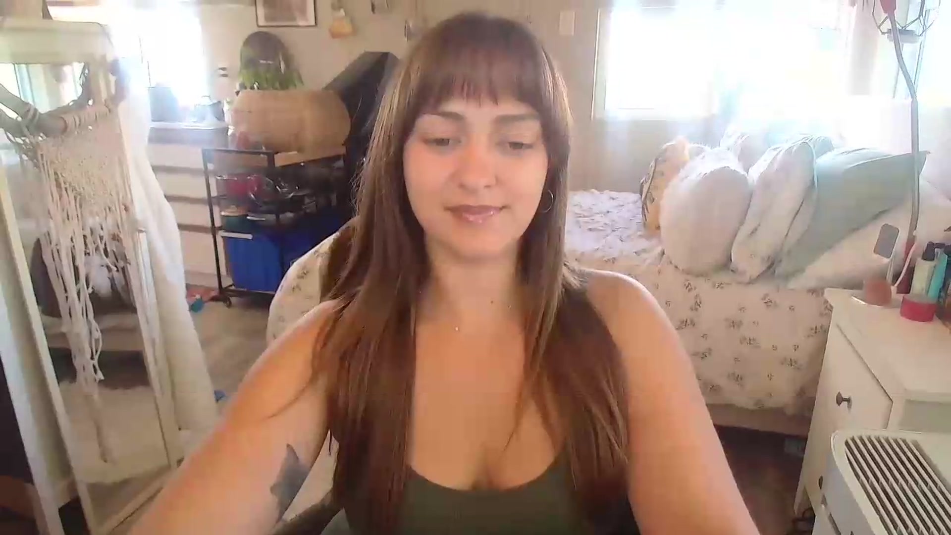 Gallery image thumbnail from Sexylexi211's myfreecams stream on, 06/16/2026, 16:24 image 15 of 20