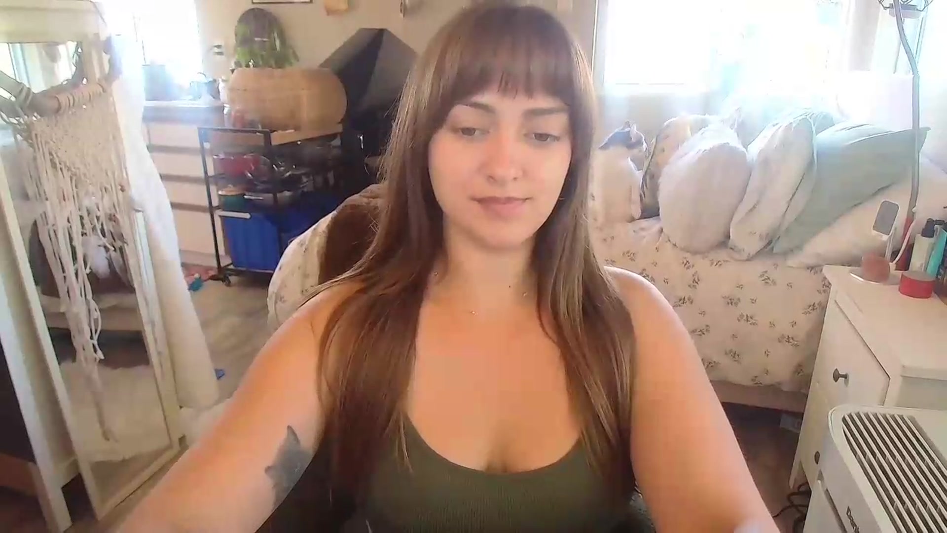 Gallery image thumbnail from Sexylexi211's myfreecams stream on, 06/16/2026, 16:24 image 3 of 20