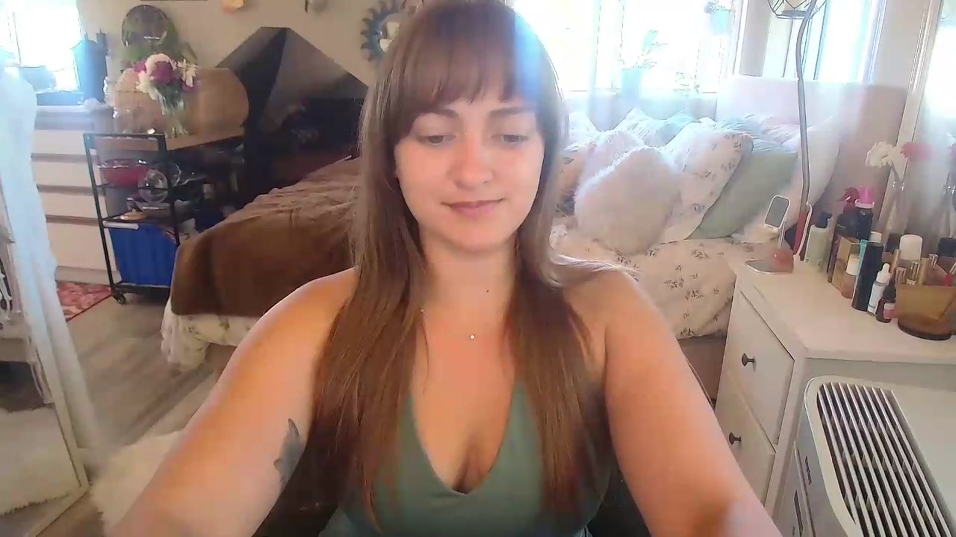 Gallery image thumbnail from Sexylexi211's myfreecams stream on, 06/23/2026, 17:12 image 2 of 20