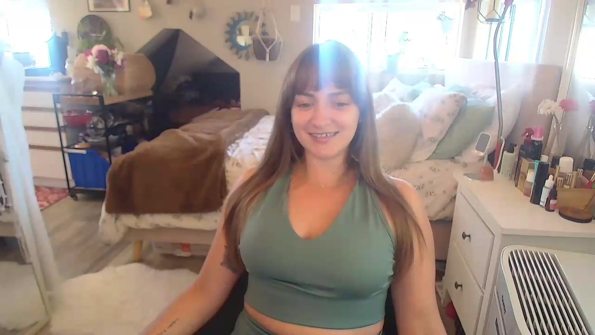 Gallery image thumbnail from Sexylexi211's myfreecams stream on, 06/23/2026, 17:12 image 17 of 20