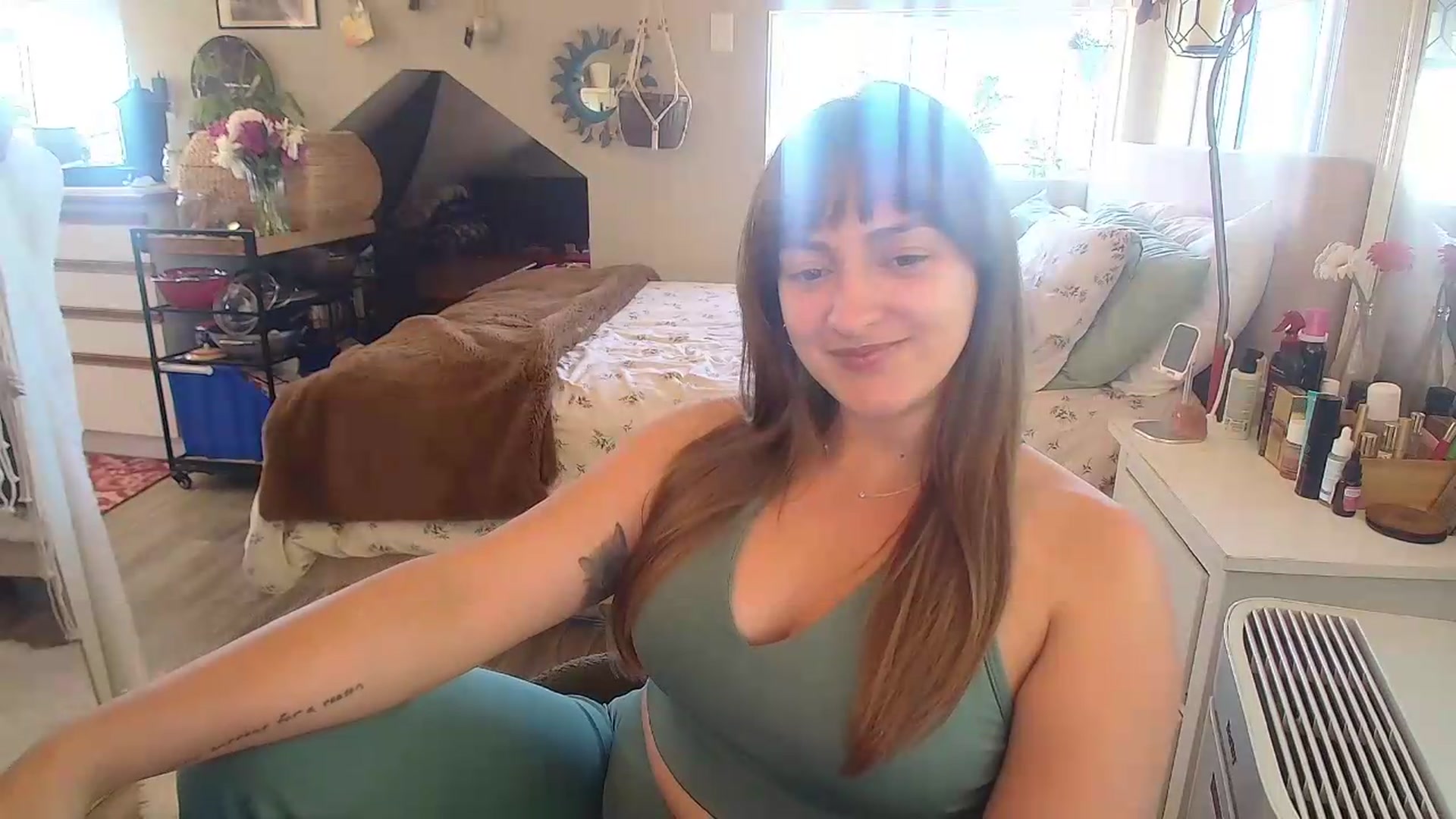 Gallery image thumbnail from Sexylexi211's myfreecams stream on, 06/23/2026, 17:12 image 19 of 20