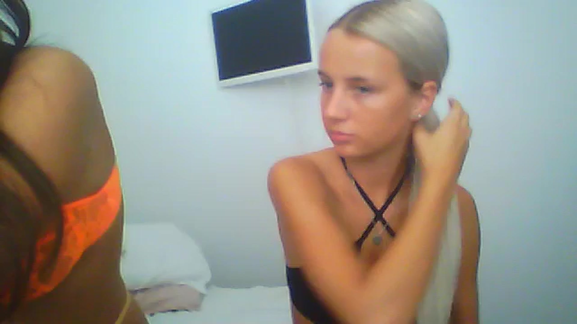 Gallery image thumbnail from Sexylucy7's myfreecams stream on, 08/22/2023, 16:58 image 20 of 20