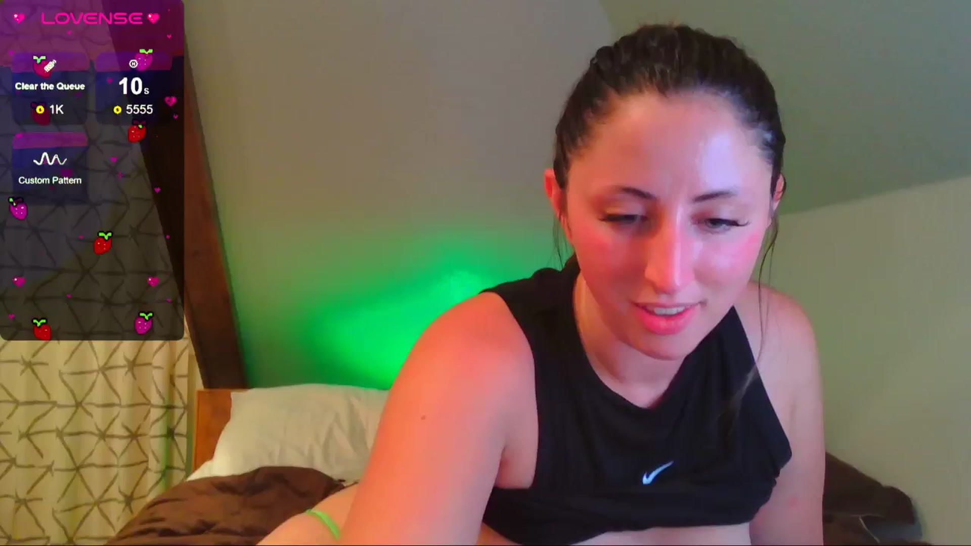 Gallery image thumbnail from Sexylv's myfreecams stream on, 07/28/2024, 10:39 image 11 of 20