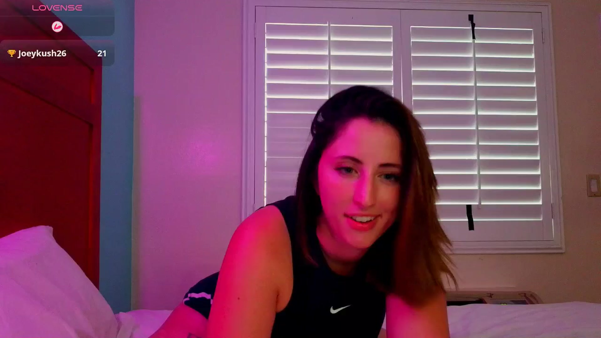 Gallery image thumbnail from Sexylv's myfreecams stream on, 09/26/2024, 14:38 image 7 of 20