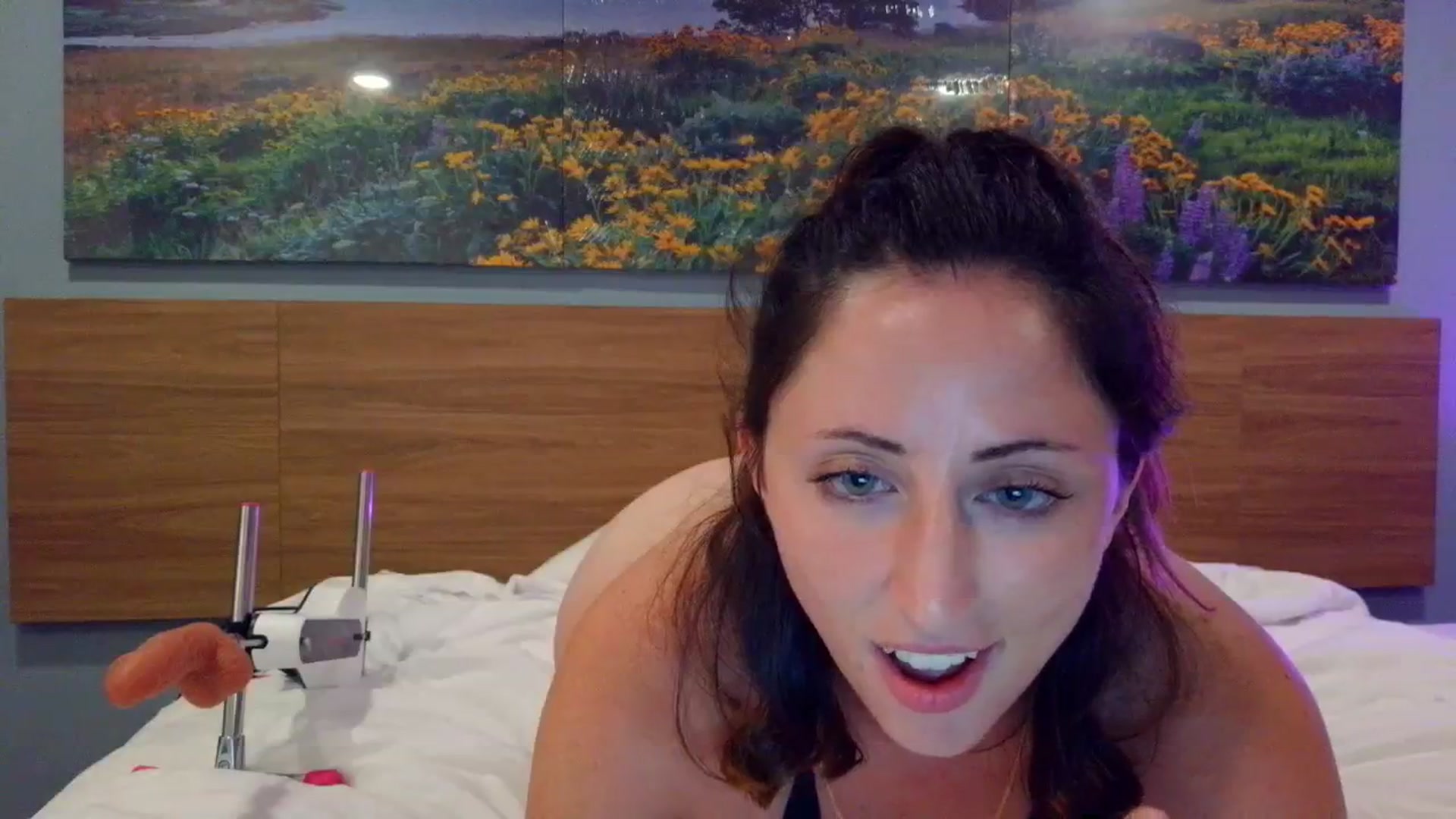 Gallery image thumbnail from Sexylv's myfreecams stream on, 10/25/2024, 11:04 image 9 of 20