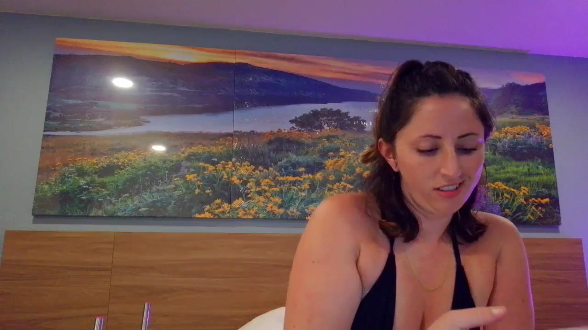 Gallery image thumbnail from Sexylv's myfreecams stream on, 10/25/2024, 11:04 image 14 of 20