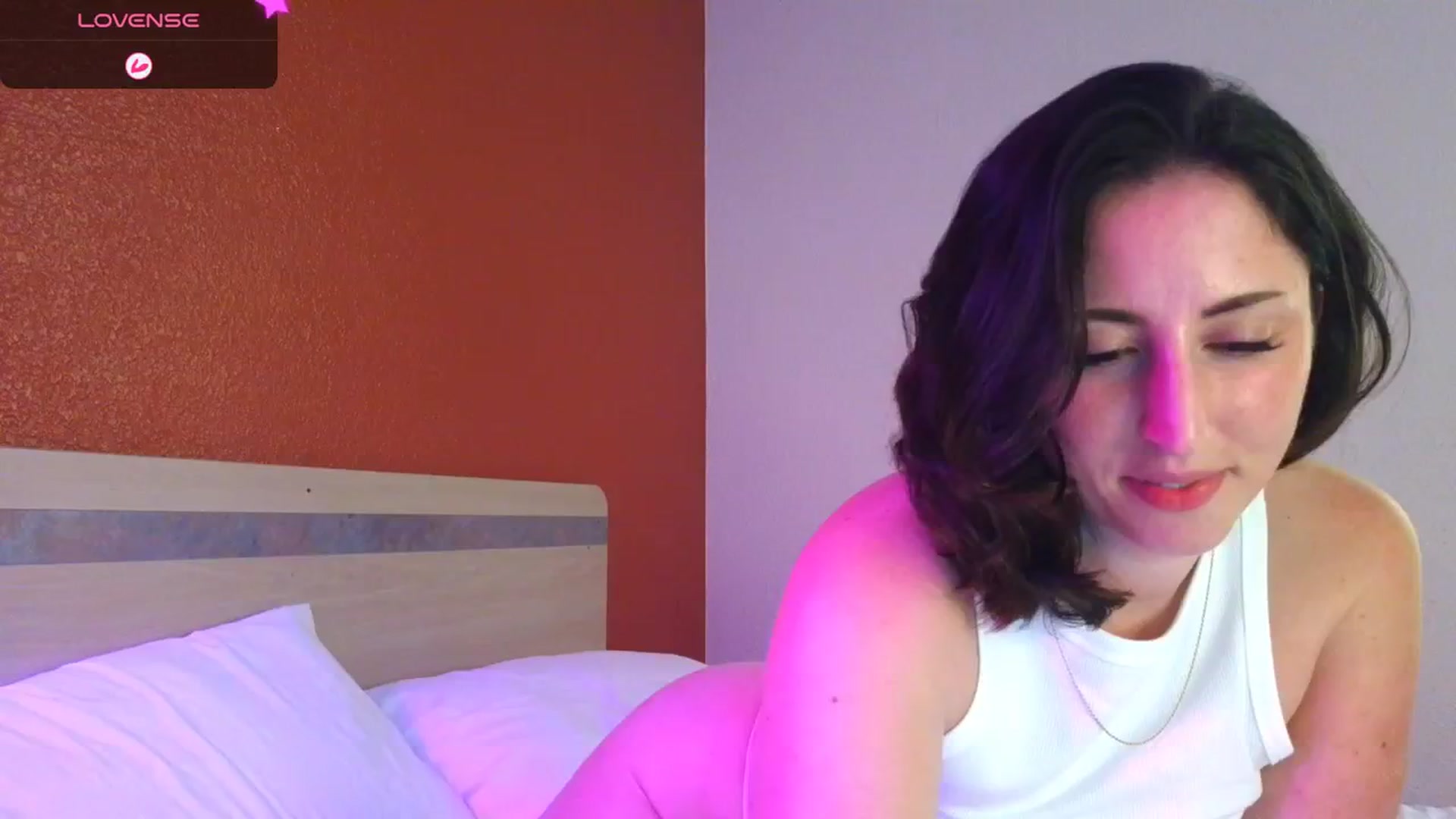 Gallery image thumbnail from Sexylv's myfreecams stream on, 02/19/2025, 14:37 image 9 of 20