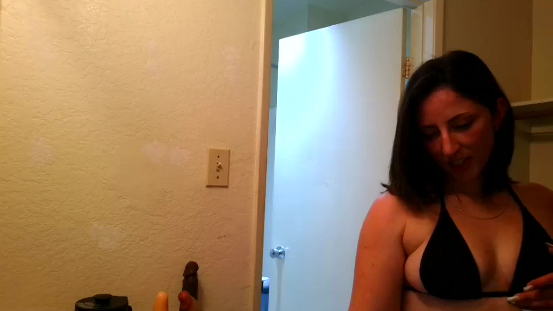 Gallery image thumbnail from Sexylv's myfreecams stream on, 02/25/2025, 17:47 image 10 of 20