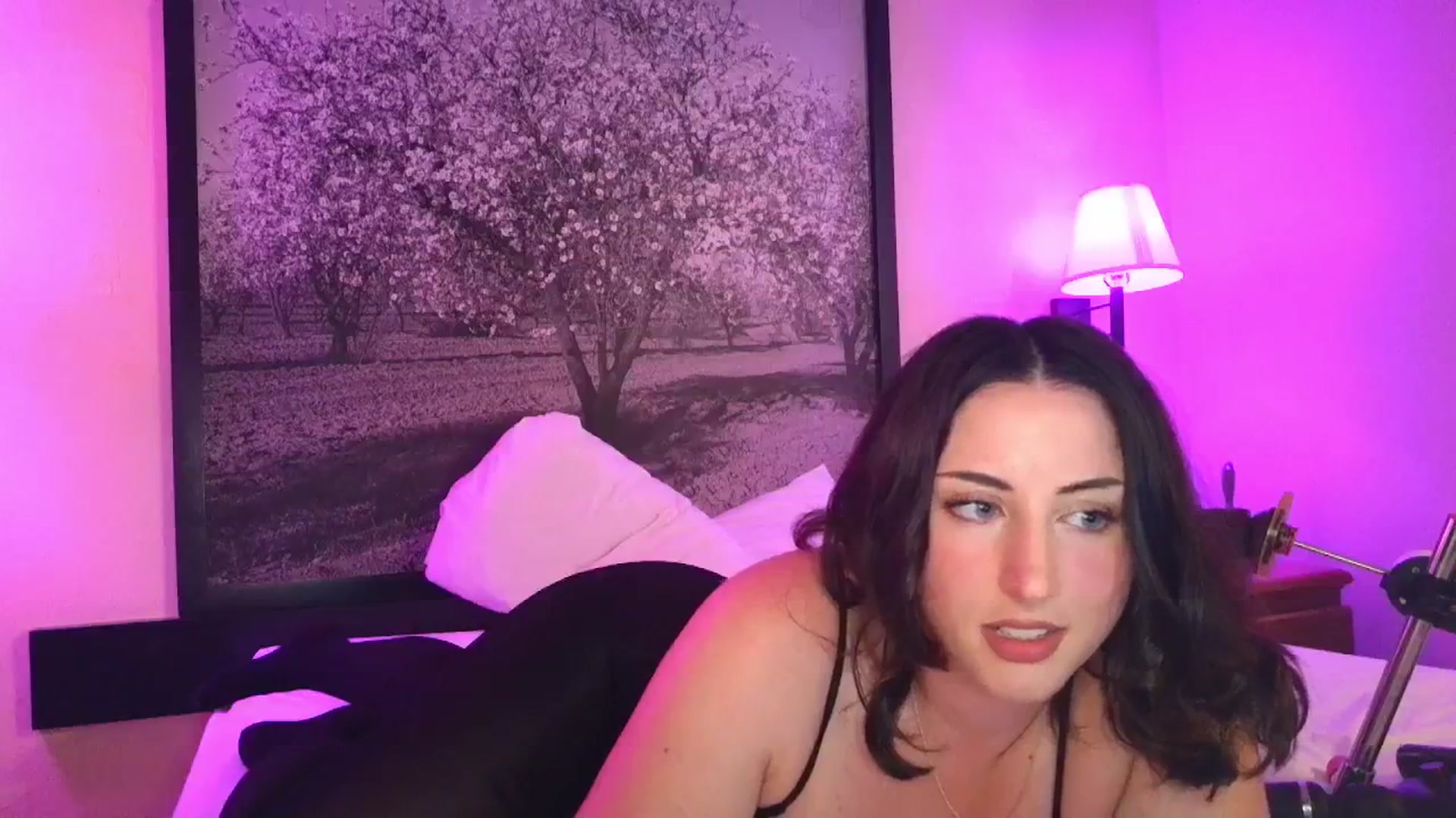 Gallery image thumbnail from Sexylv's myfreecams stream on, 03/25/2025, 08:13 image 5 of 20