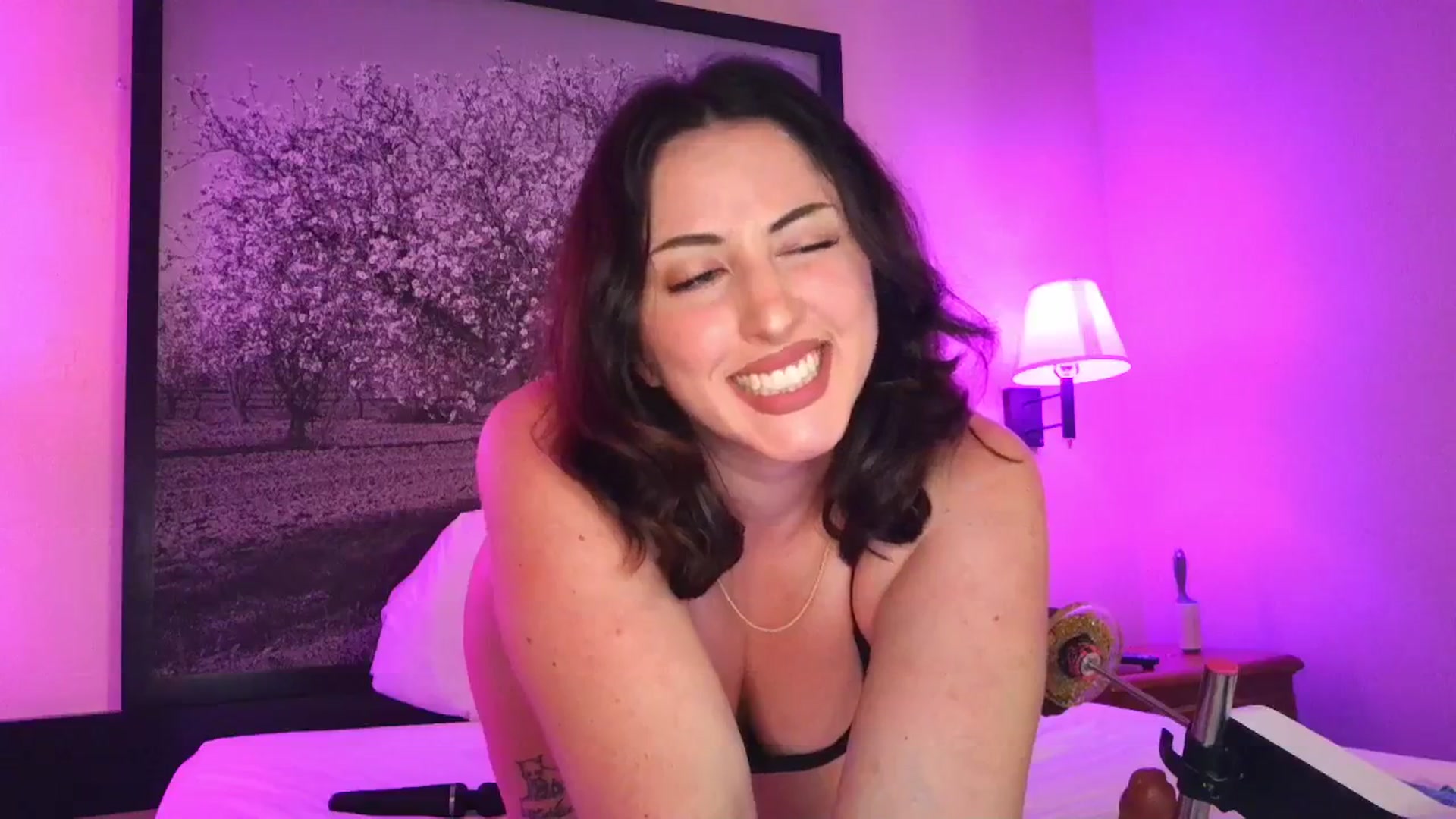 Gallery image thumbnail from Sexylv's myfreecams stream on, 03/25/2025, 09:43 image 2 of 20