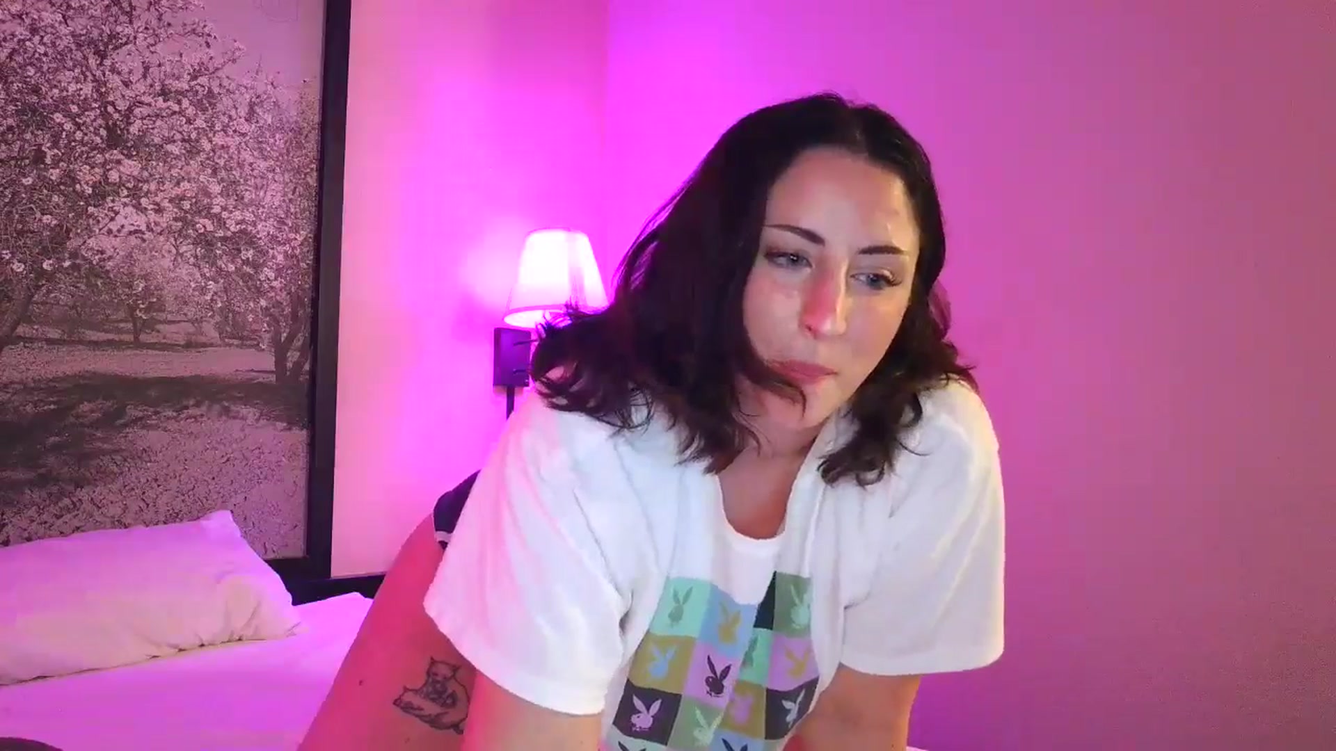 Gallery image thumbnail from Sexylv's myfreecams stream on, 03/26/2025, 08:51 image 6 of 20