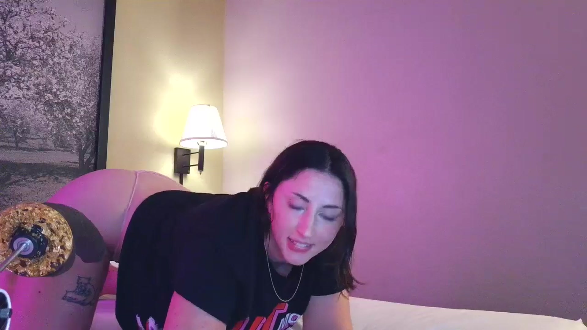 Gallery image thumbnail from Sexylv's myfreecams stream on, 03/26/2025, 10:47 image 6 of 20