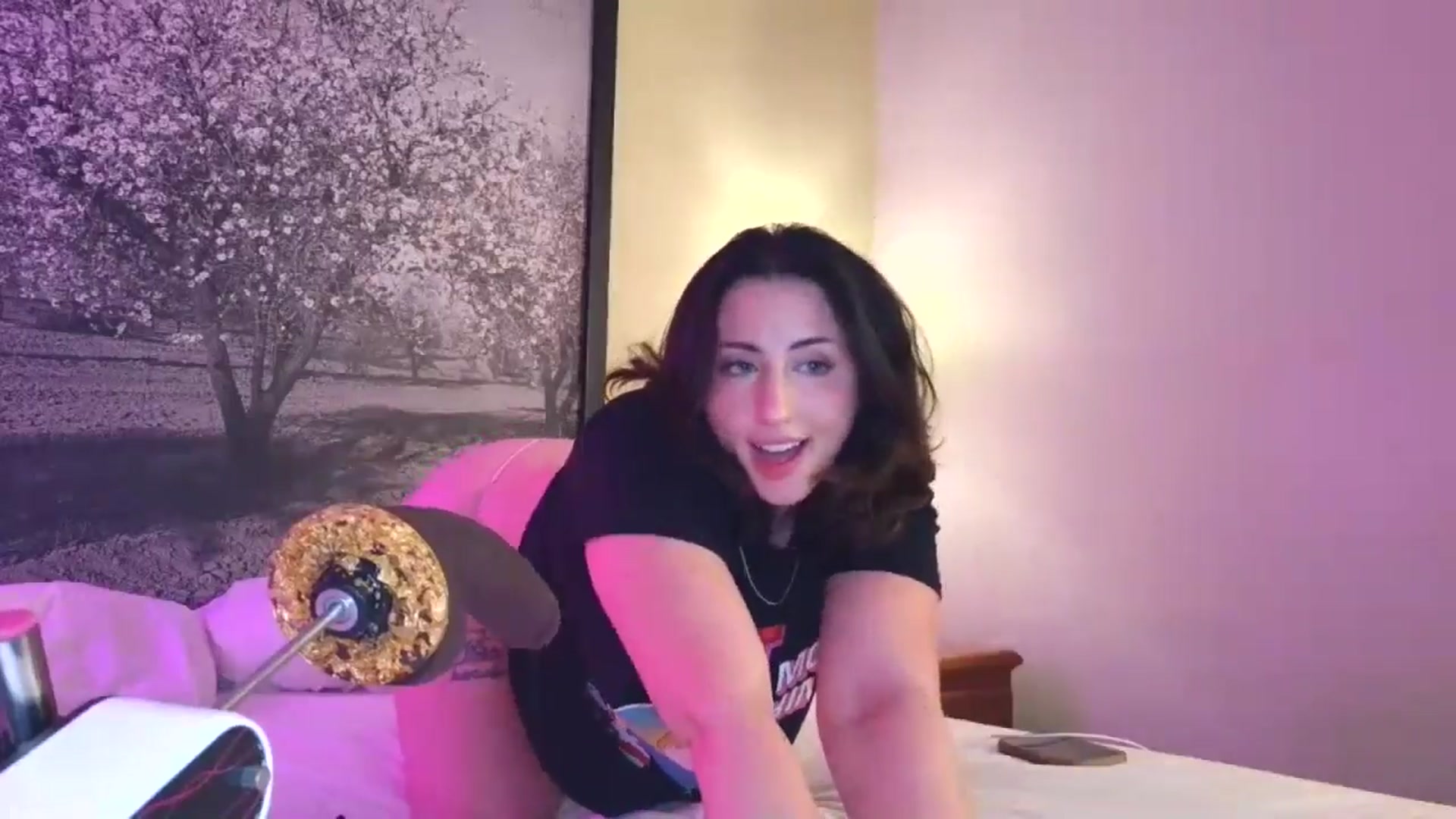 Gallery image thumbnail from Sexylv's myfreecams stream on, 03/26/2025, 11:14 image 6 of 20
