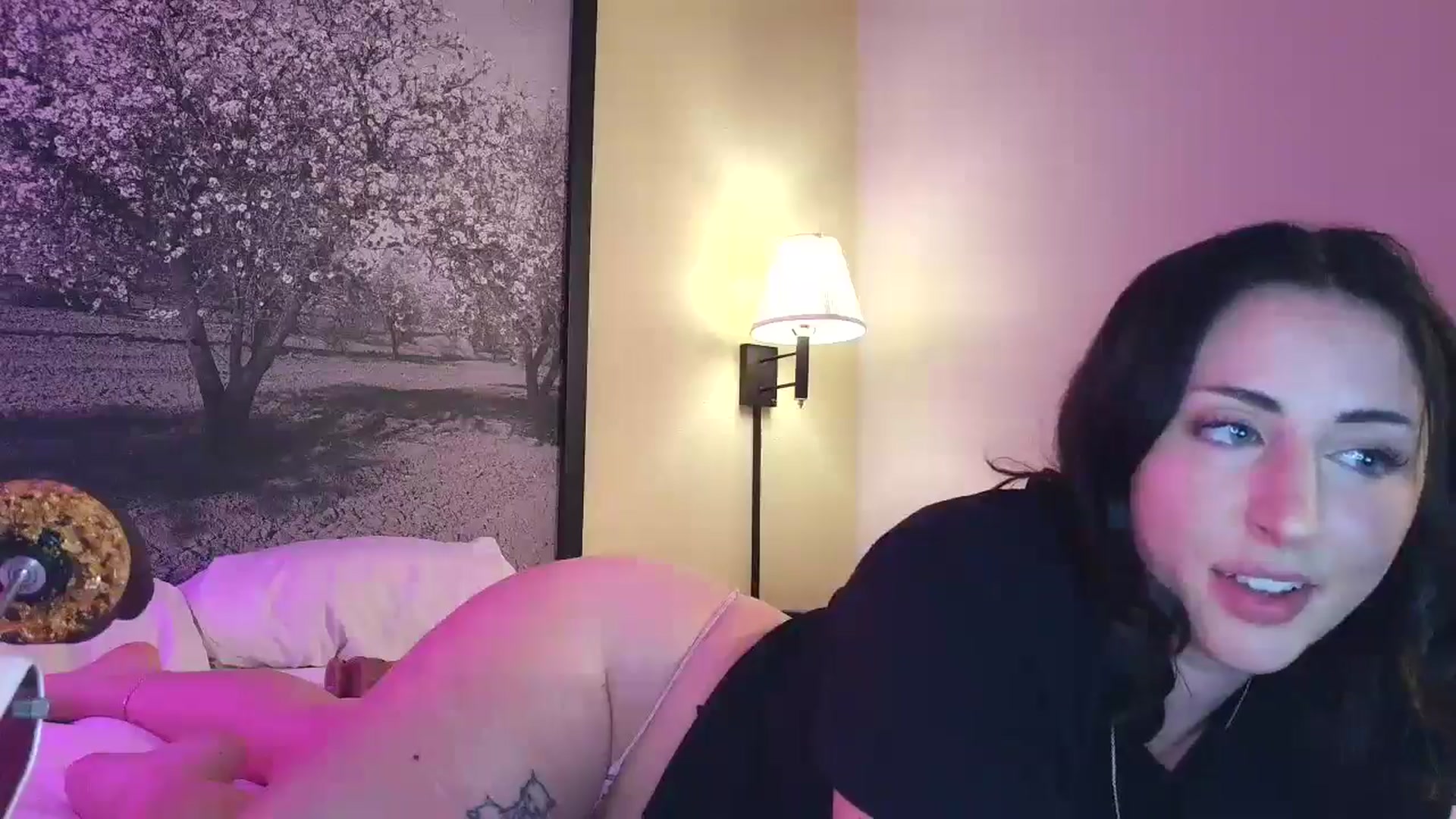Gallery image thumbnail from Sexylv's myfreecams stream on, 03/26/2025, 11:14 image 16 of 20