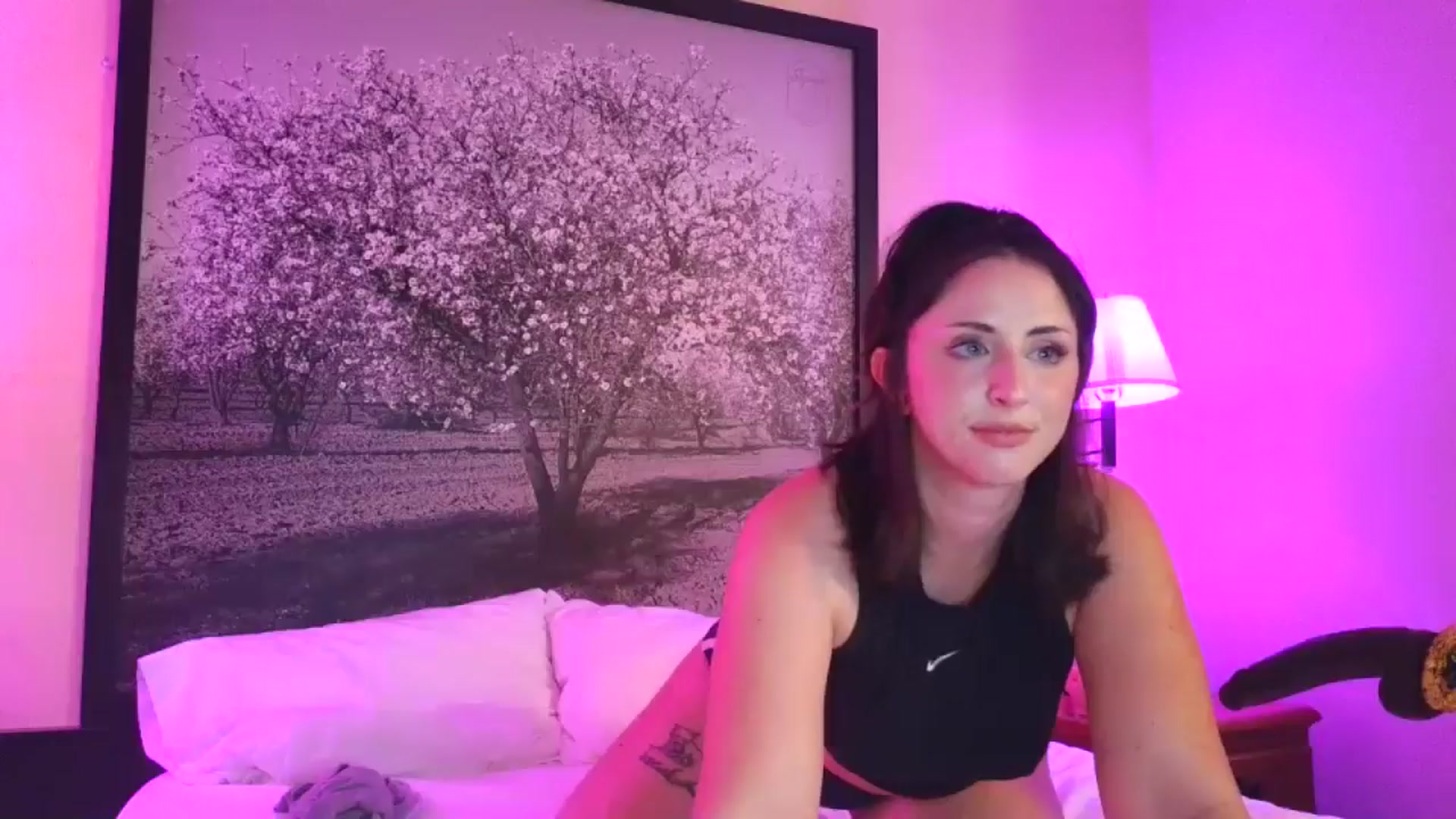 Gallery image thumbnail from Sexylv's myfreecams stream on, 03/27/2025, 12:39 image 16 of 20