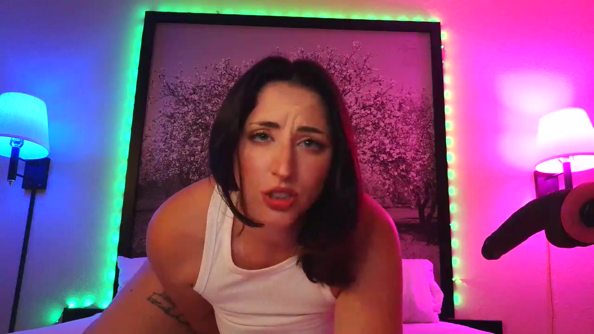 Gallery image thumbnail from Sexylv's myfreecams stream on, 04/20/2025, 11:45 image 18 of 20