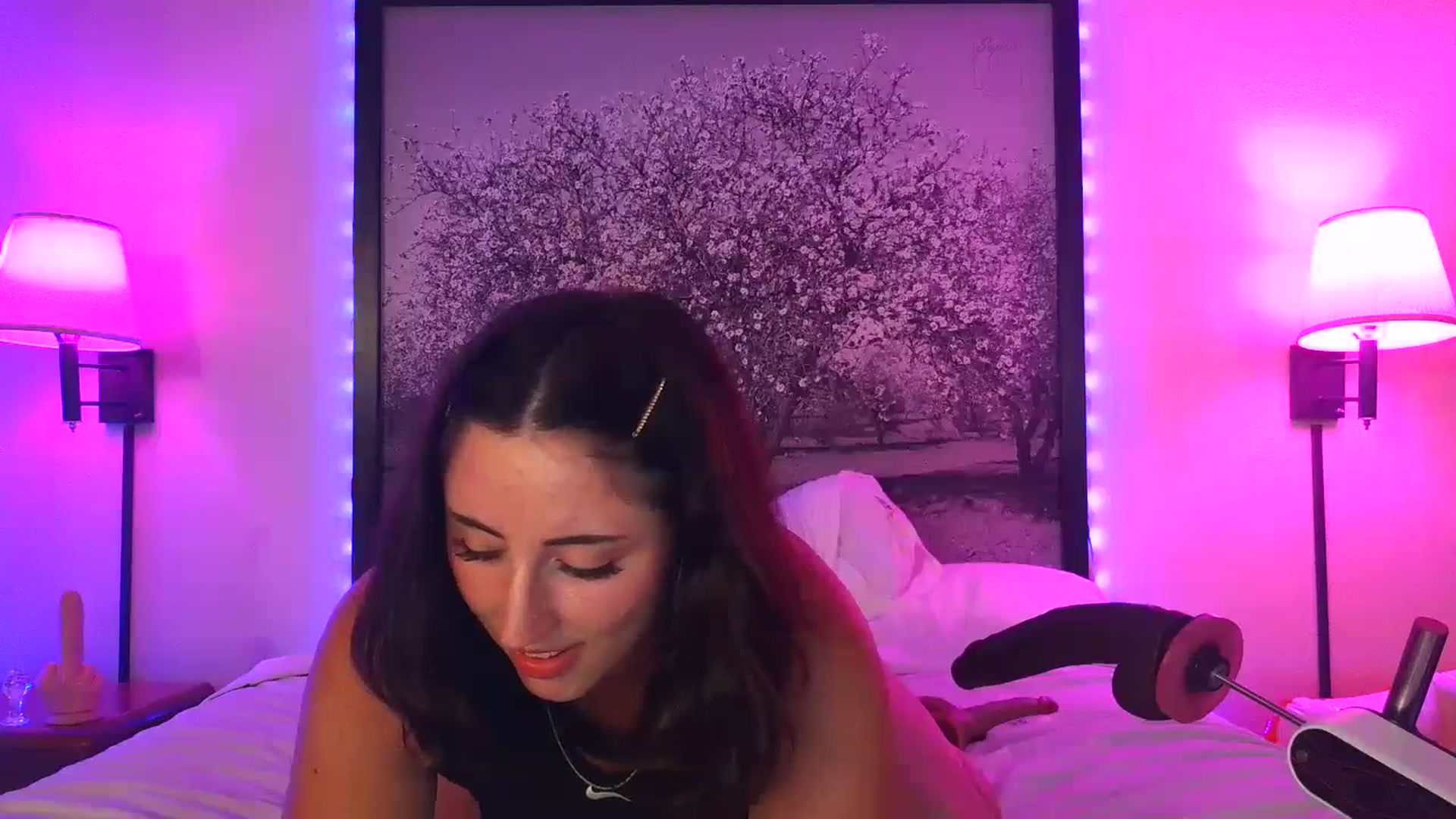 Gallery image thumbnail from Sexylv's myfreecams stream on, 05/25/2025, 08:36 image 16 of 20