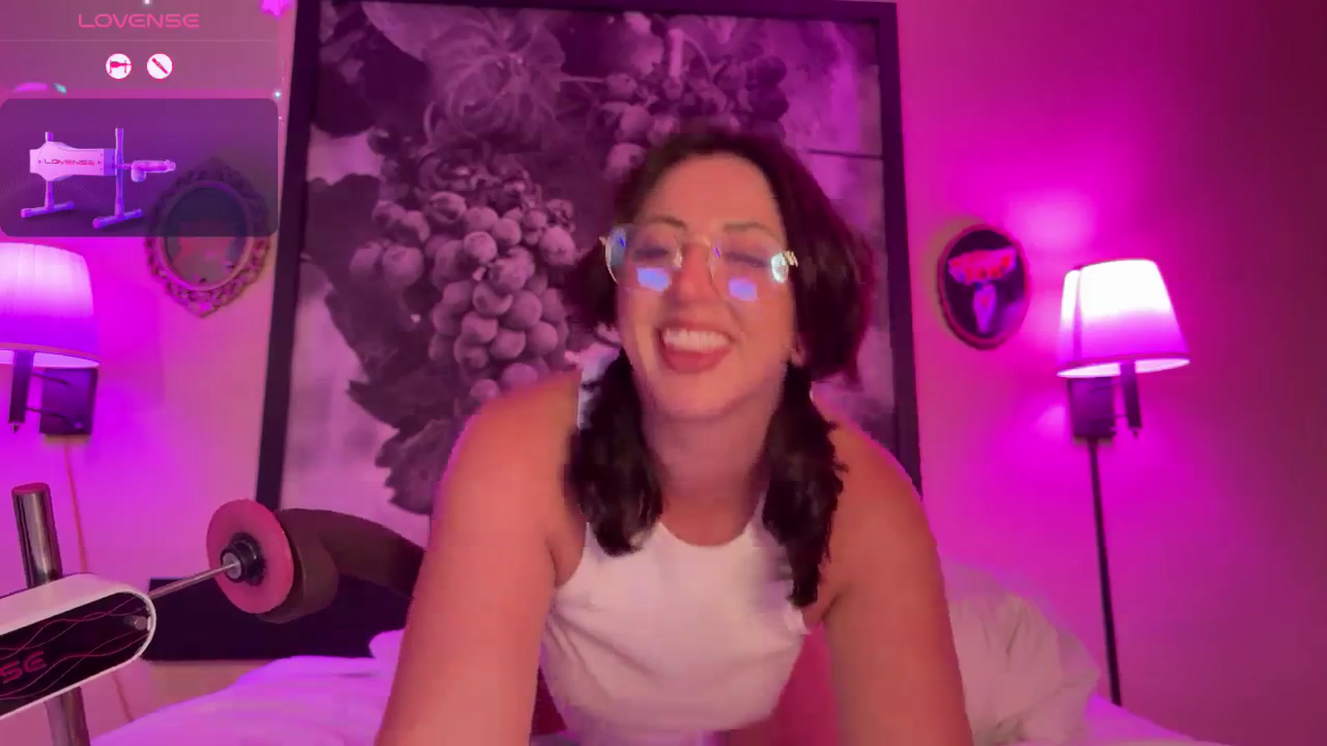Gallery image thumbnail from Sexylv's myfreecams stream on, 08/20/2025, 07:11 image 10 of 20