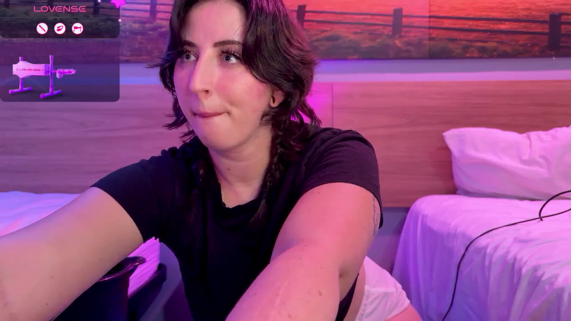 Gallery image thumbnail from Sexylv's myfreecams stream on, 10/02/2025, 16:40 image 10 of 20