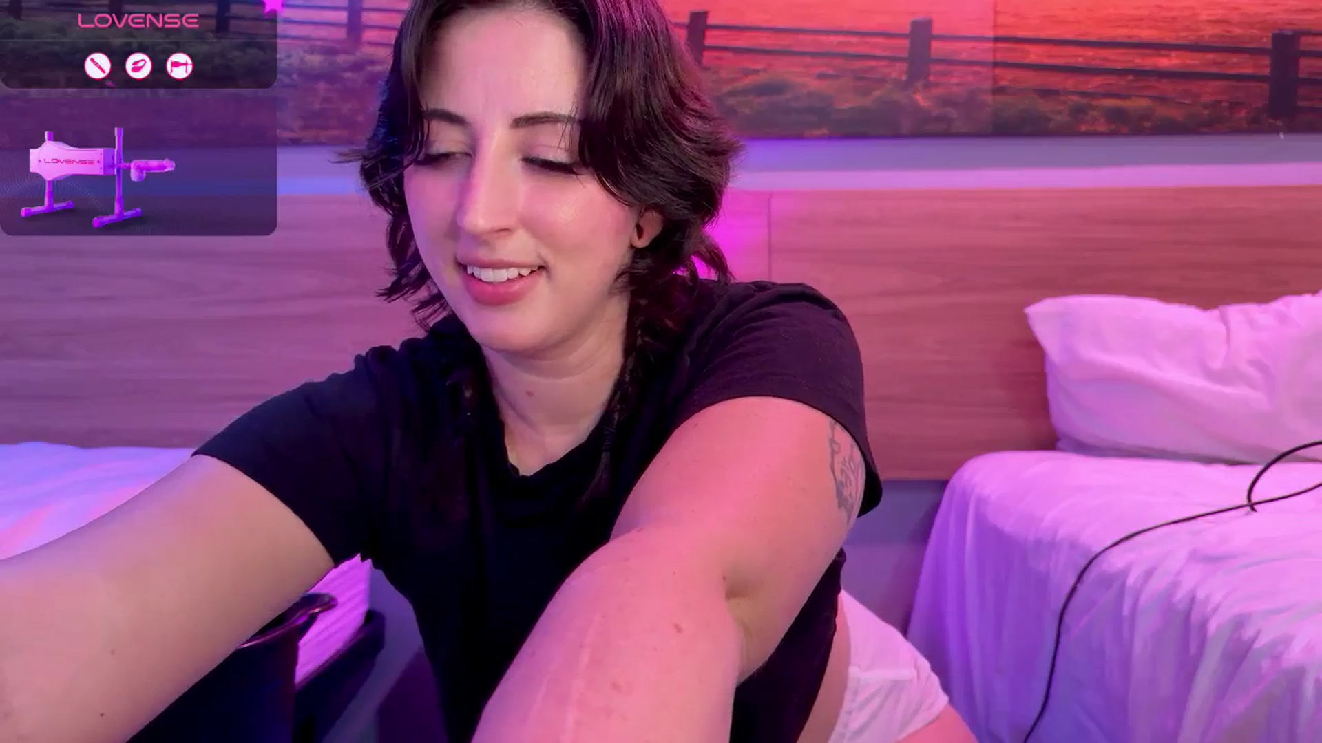 Gallery image thumbnail from Sexylv's myfreecams stream on, 10/02/2025, 16:40 image 8 of 20