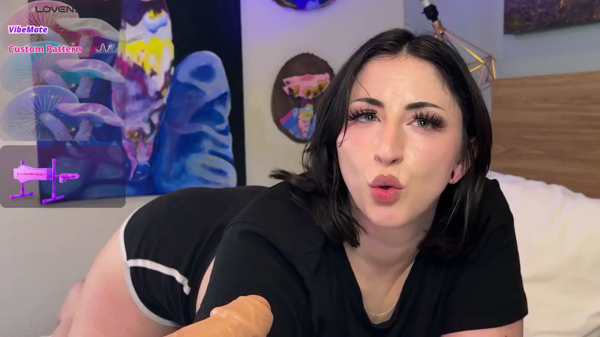 Gallery image thumbnail from Sexylv's myfreecams stream on, 04/18/2026, 12:10 image 13 of 20