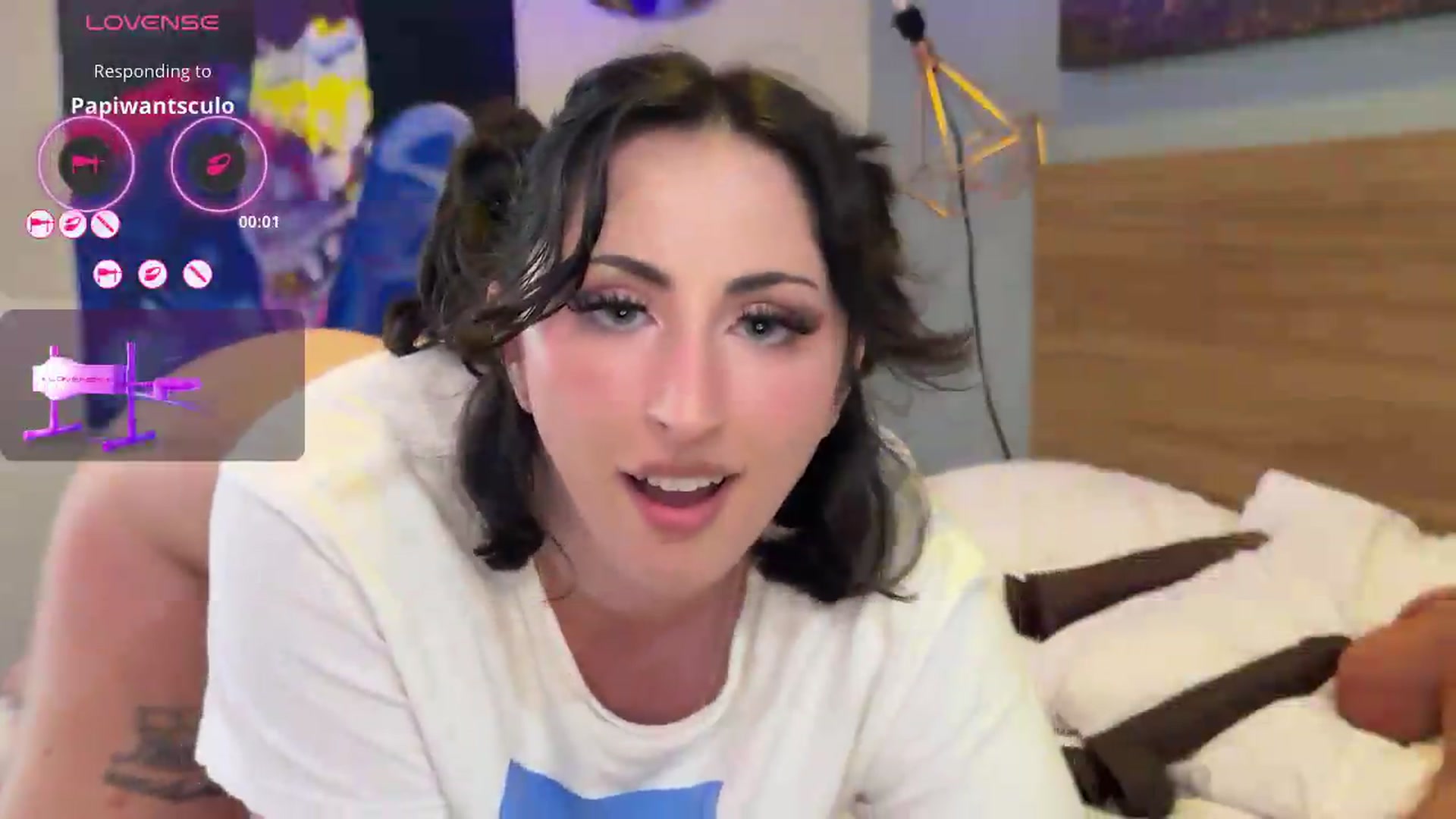 Gallery image thumbnail from Sexylv's myfreecams stream on, 04/20/2026, 09:57 image 17 of 20