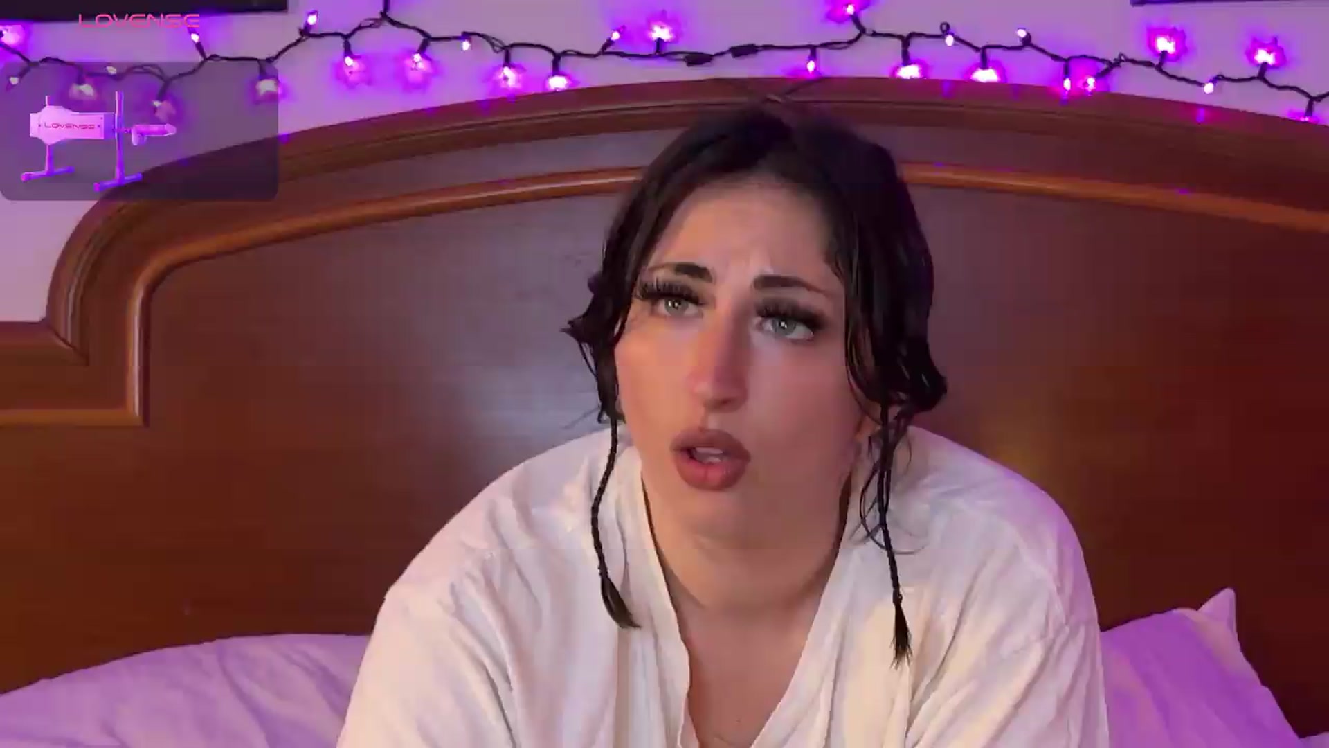 Gallery image thumbnail from Sexylv's myfreecams stream on, 08/27/2026, 23:26 image 3 of 20