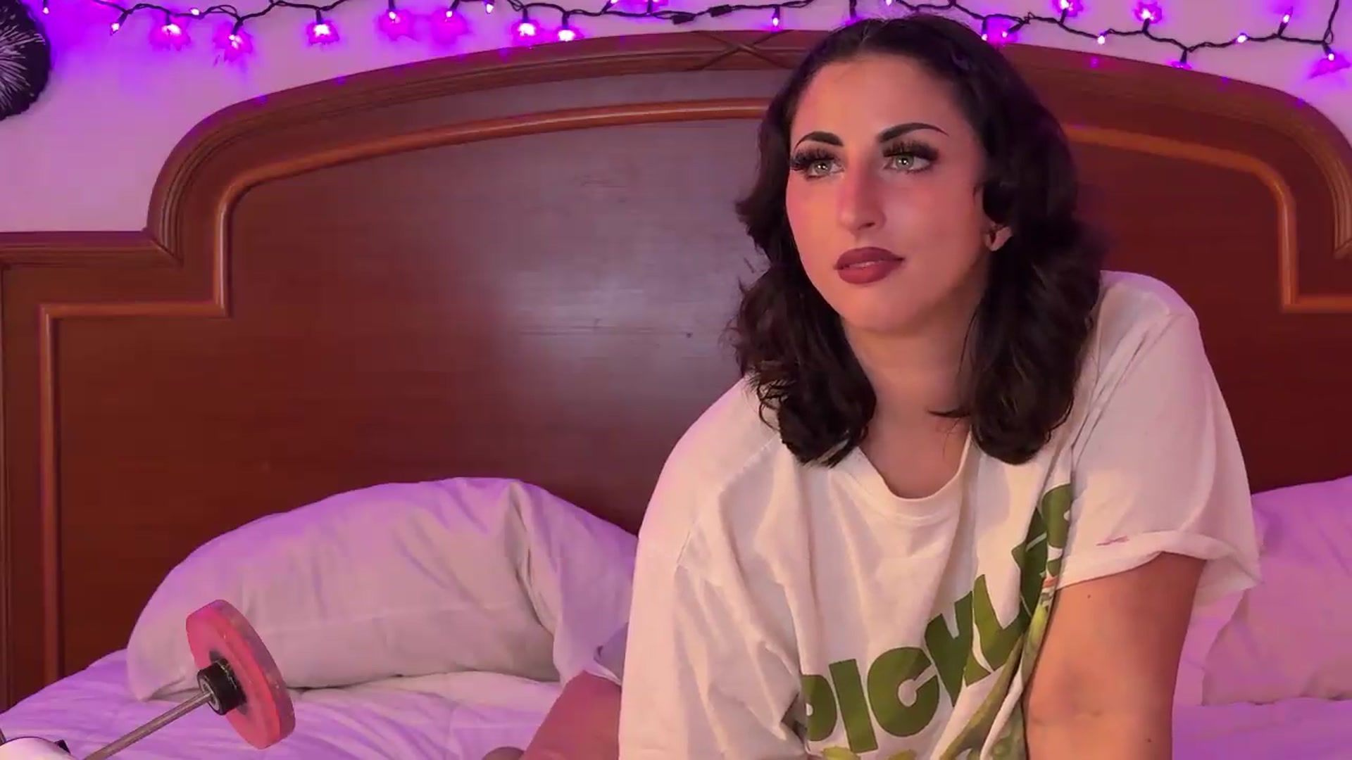 Gallery image thumbnail from Sexylv's myfreecams stream on, 09/09/2026, 20:01 image 4 of 20