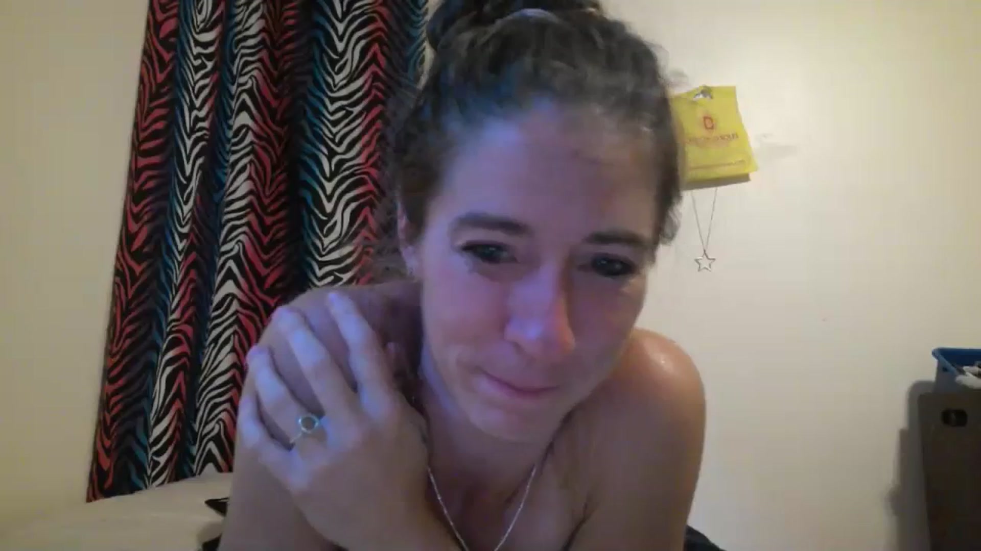 Gallery image thumbnail from Sexymomma94's myfreecams stream on, 06/16/2023, 17:09 image 12 of 20