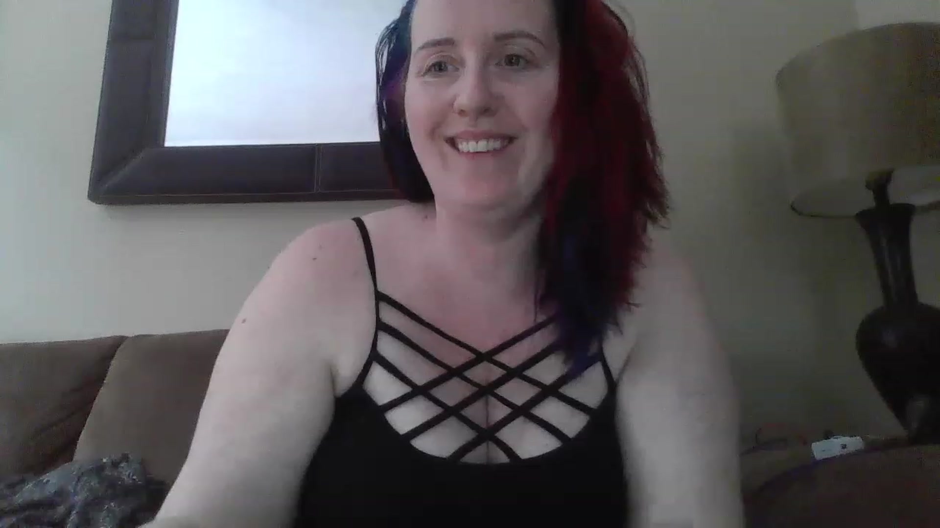 Gallery image thumbnail from Sexyred4U69's myfreecams stream on, 01/18/2023, 19:10 image 14 of 20