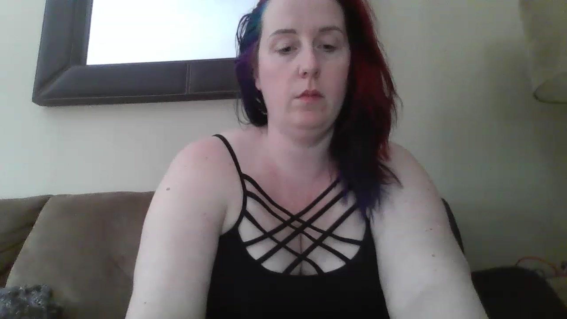 Gallery image thumbnail from Sexyred4U69's myfreecams stream on, 01/18/2023, 19:10 image 18 of 20