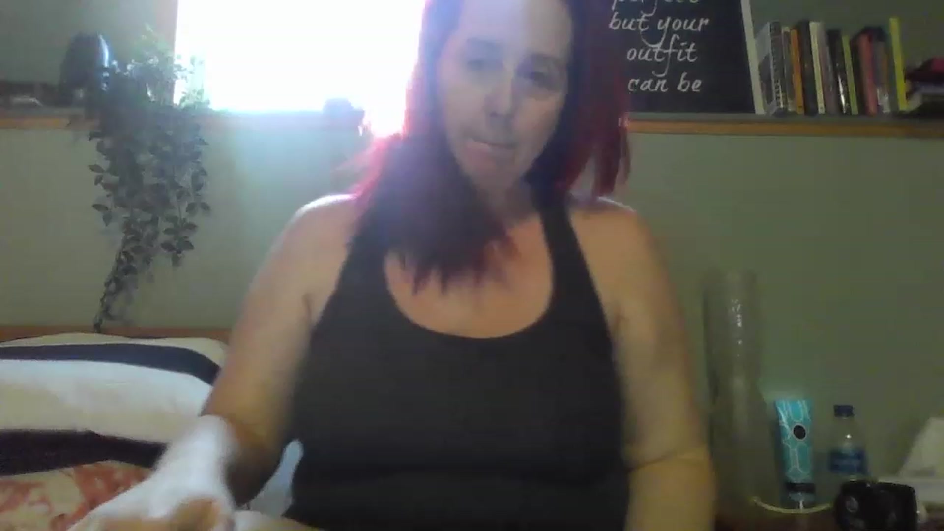Gallery image thumbnail from Sexyred4U69's myfreecams stream on, 02/22/2023, 14:14 image 13 of 20