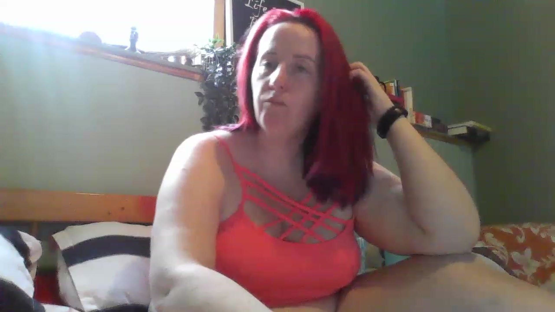 Gallery image thumbnail from Sexyred4U69's myfreecams stream on, 03/02/2023, 13:14 image 14 of 20