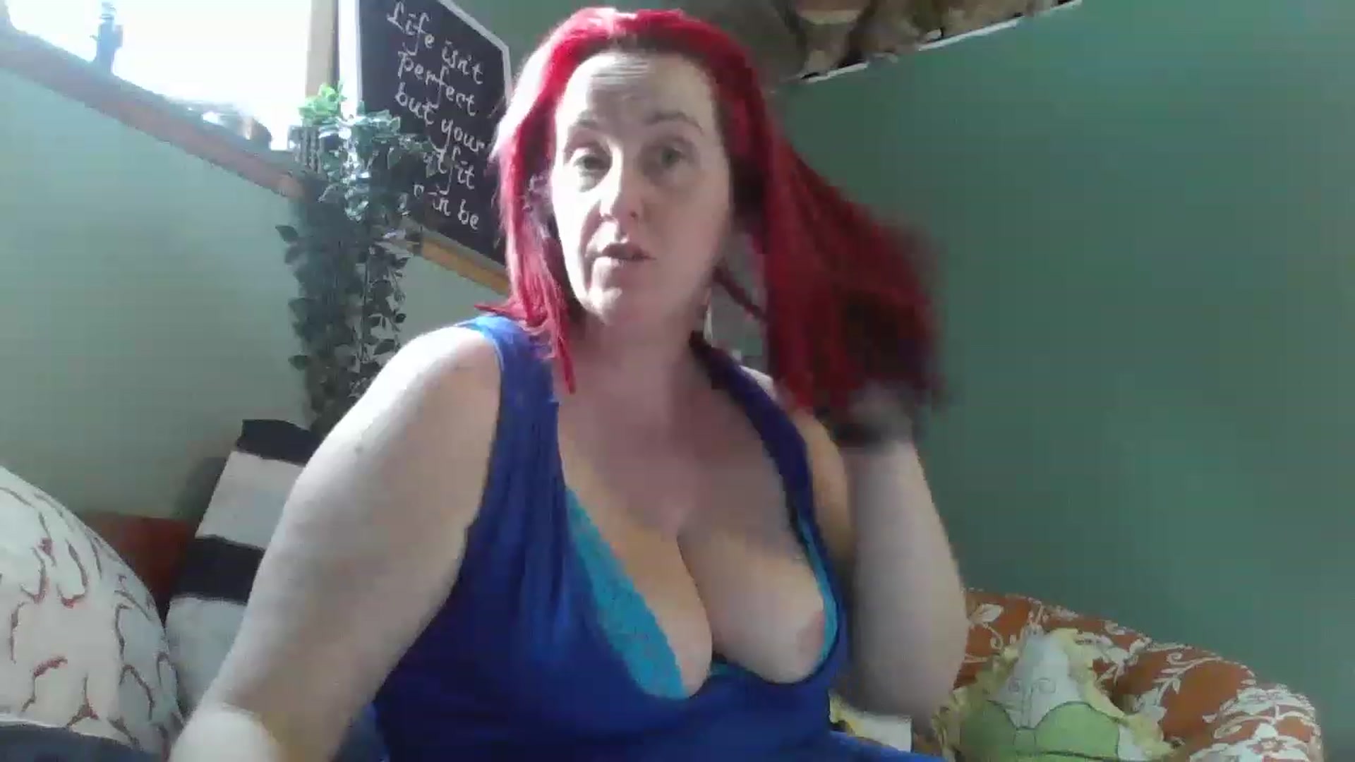 Gallery image thumbnail from Sexyred4U69's myfreecams stream on, 03/03/2023, 14:44 image 8 of 20