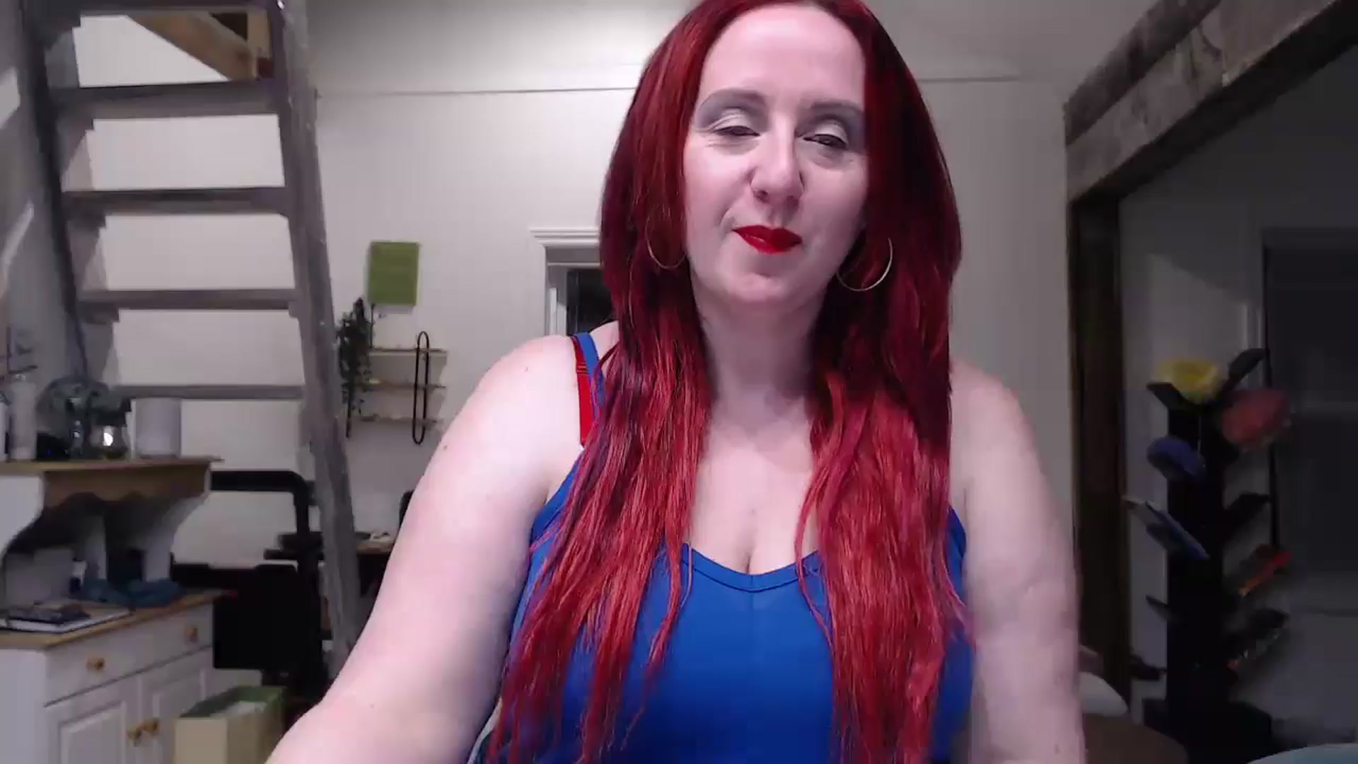 Gallery image thumbnail from Sexyred4U69's myfreecams stream on, 05/04/2024, 24:36 image 14 of 20