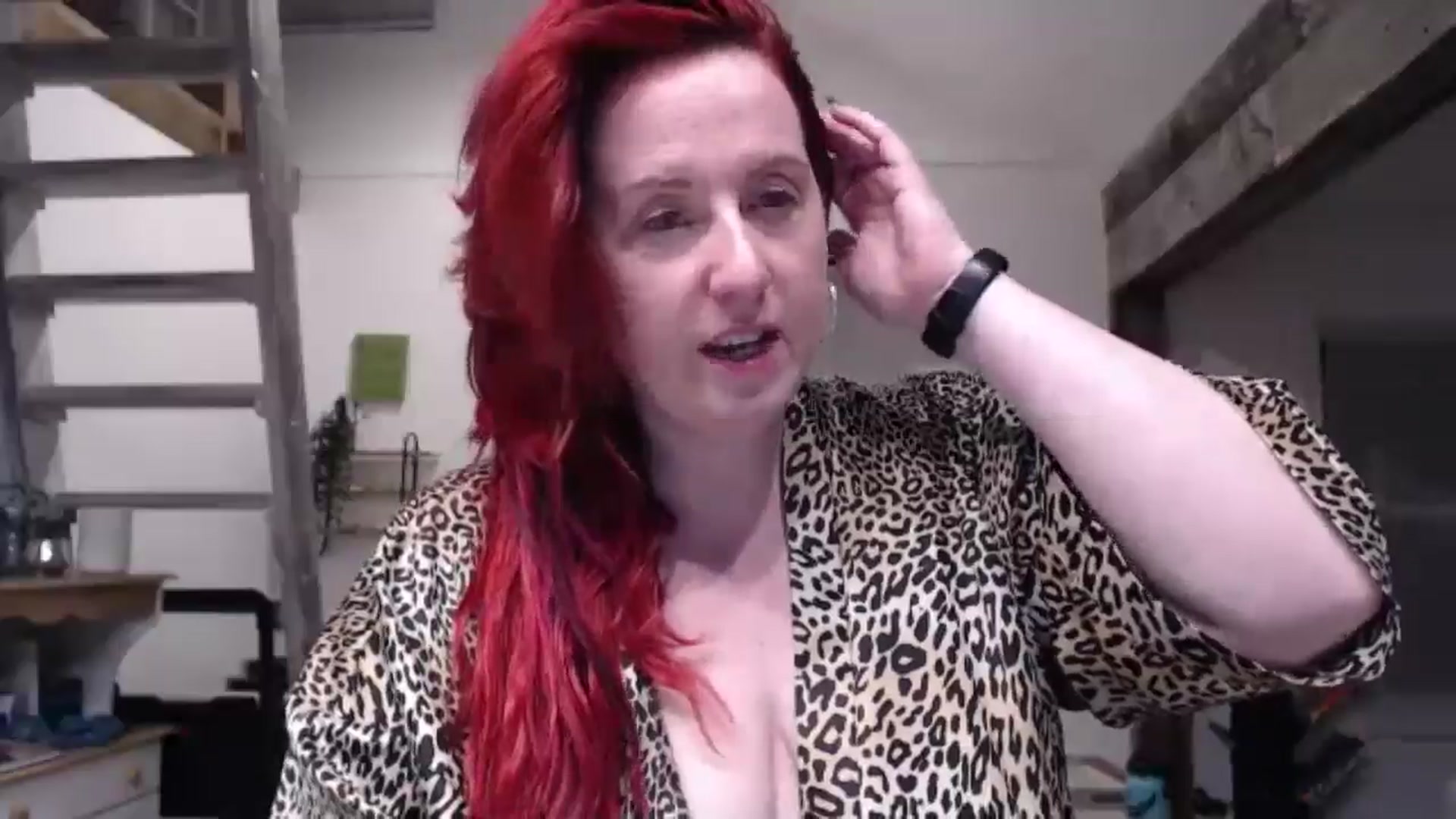 Gallery image thumbnail from Sexyred4U69's myfreecams stream on, 05/06/2024, 02:05 image 19 of 20